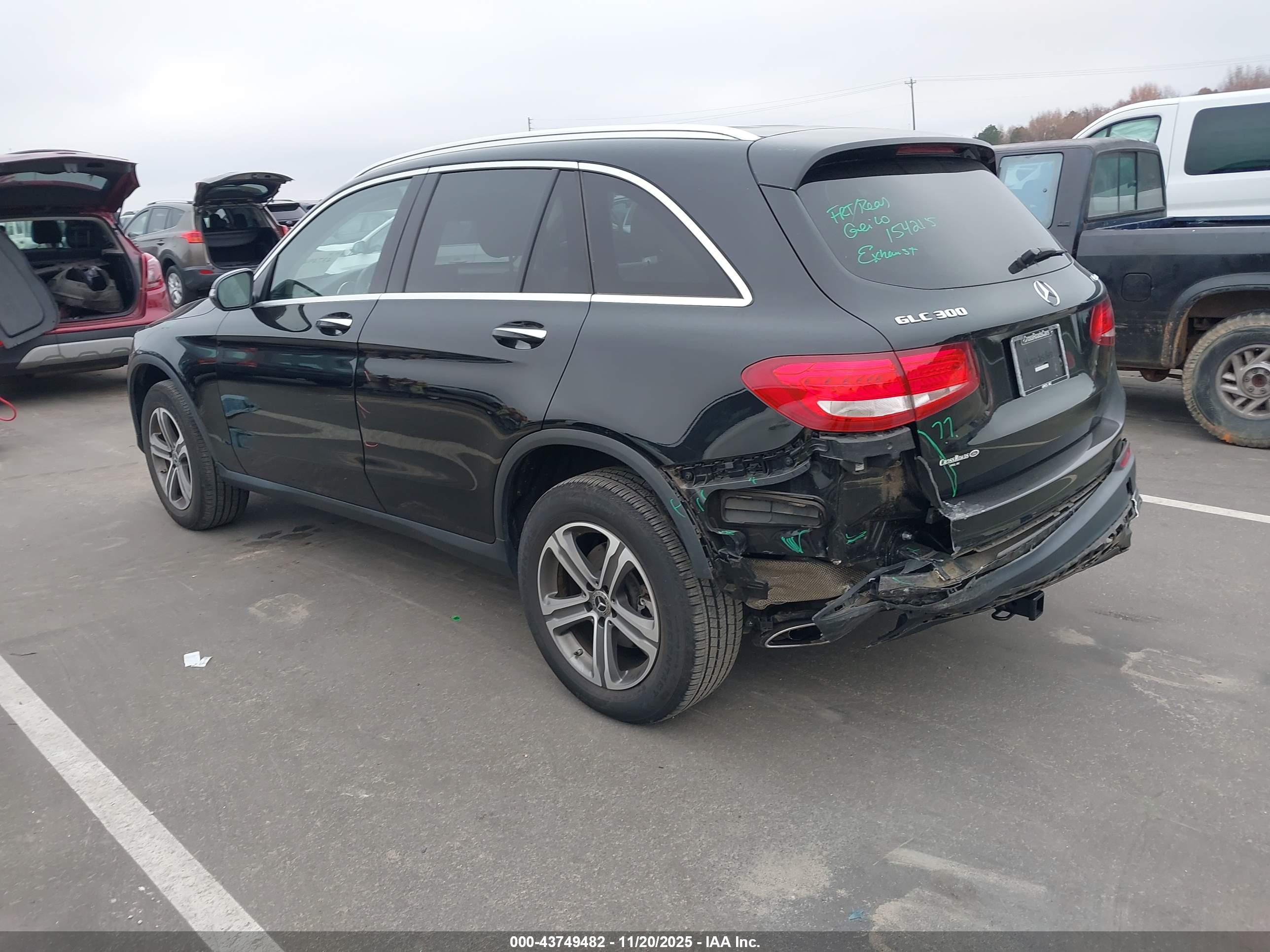MERCEDES-BENZ GLC image 3