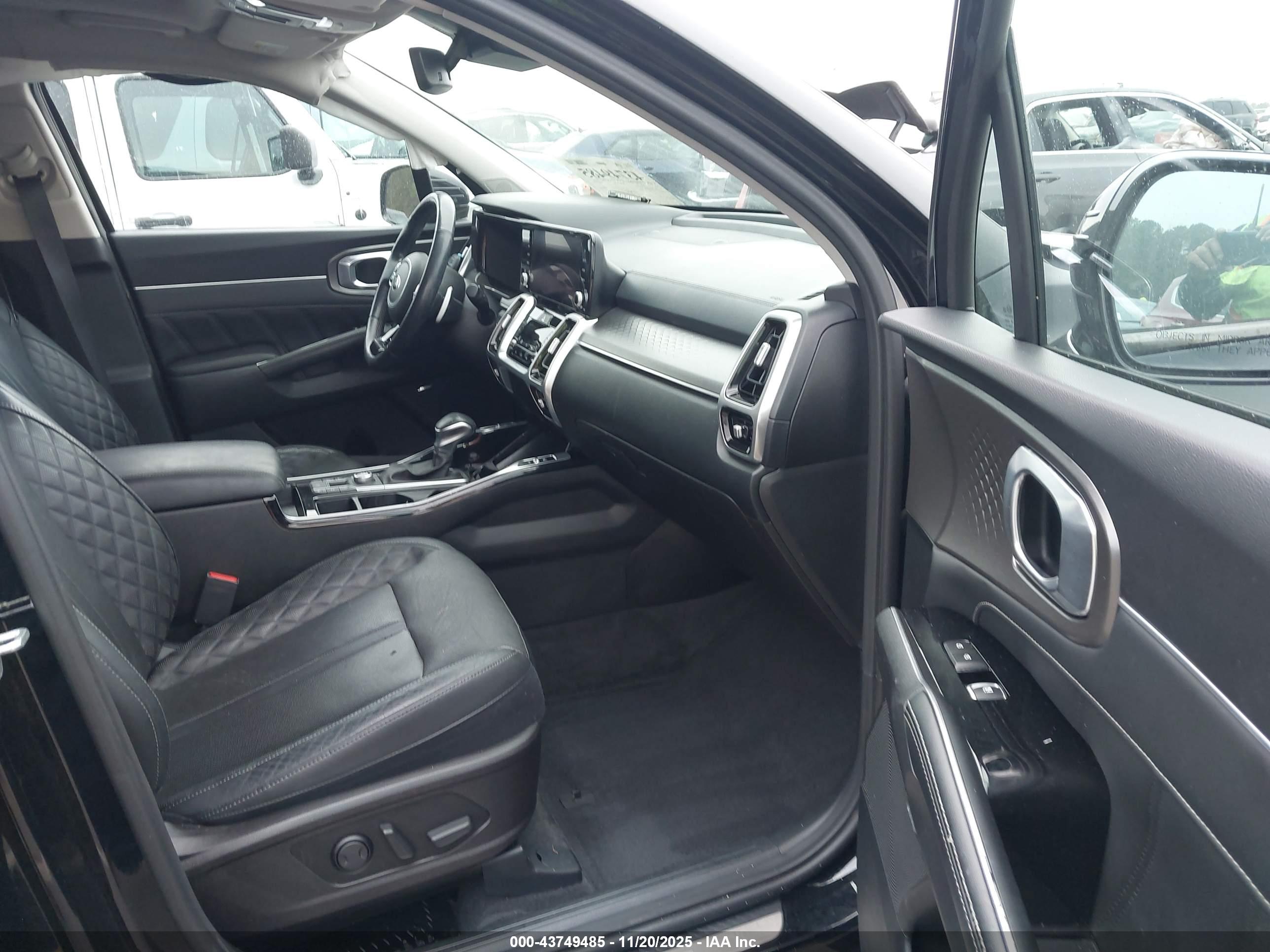 KIA SORENTO image 5
