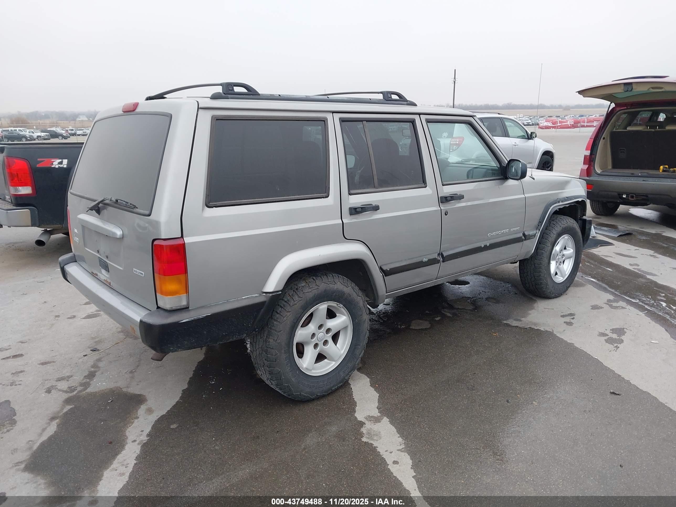 JEEP CHEROKEE image 4