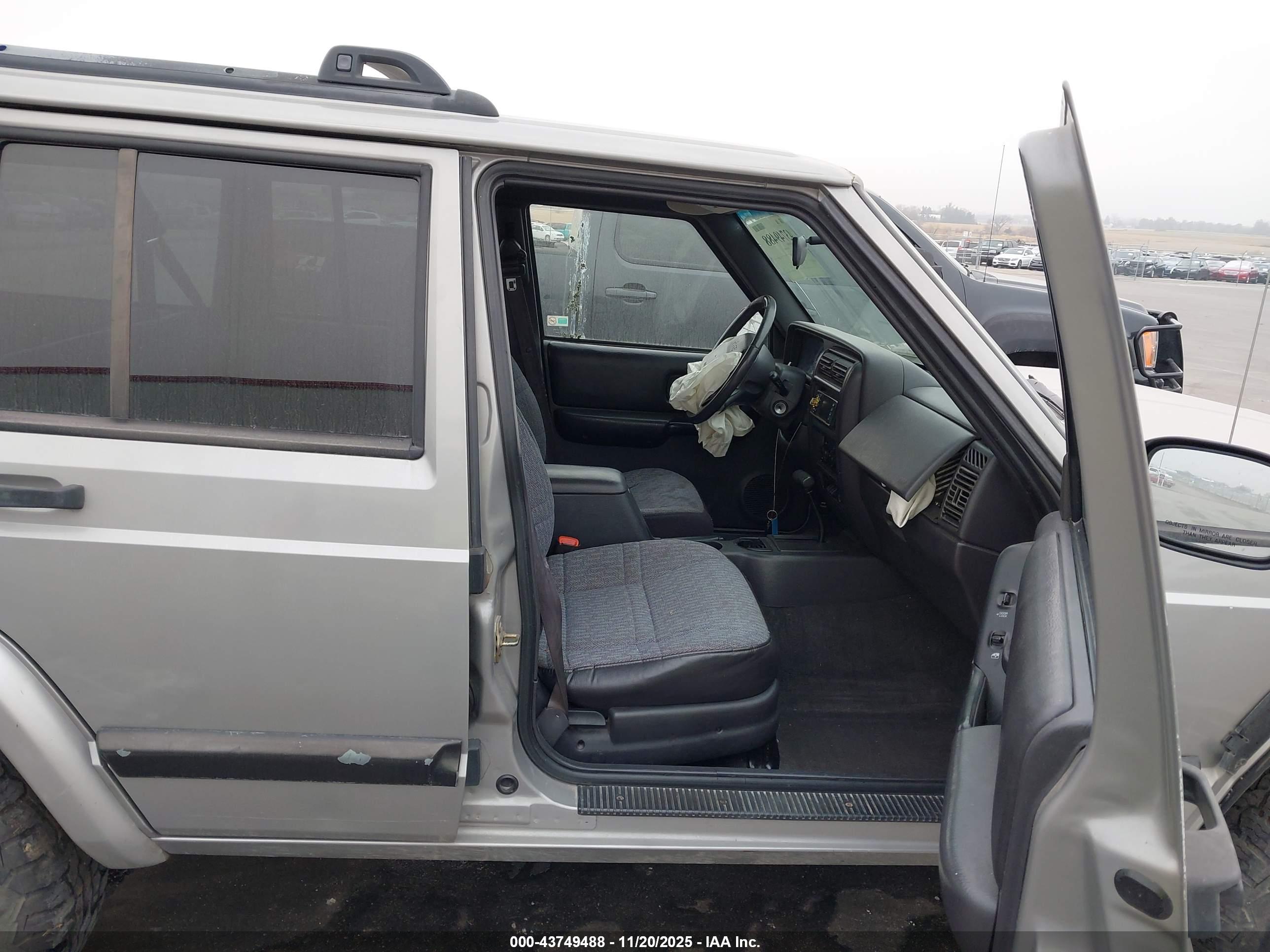 JEEP CHEROKEE image 5