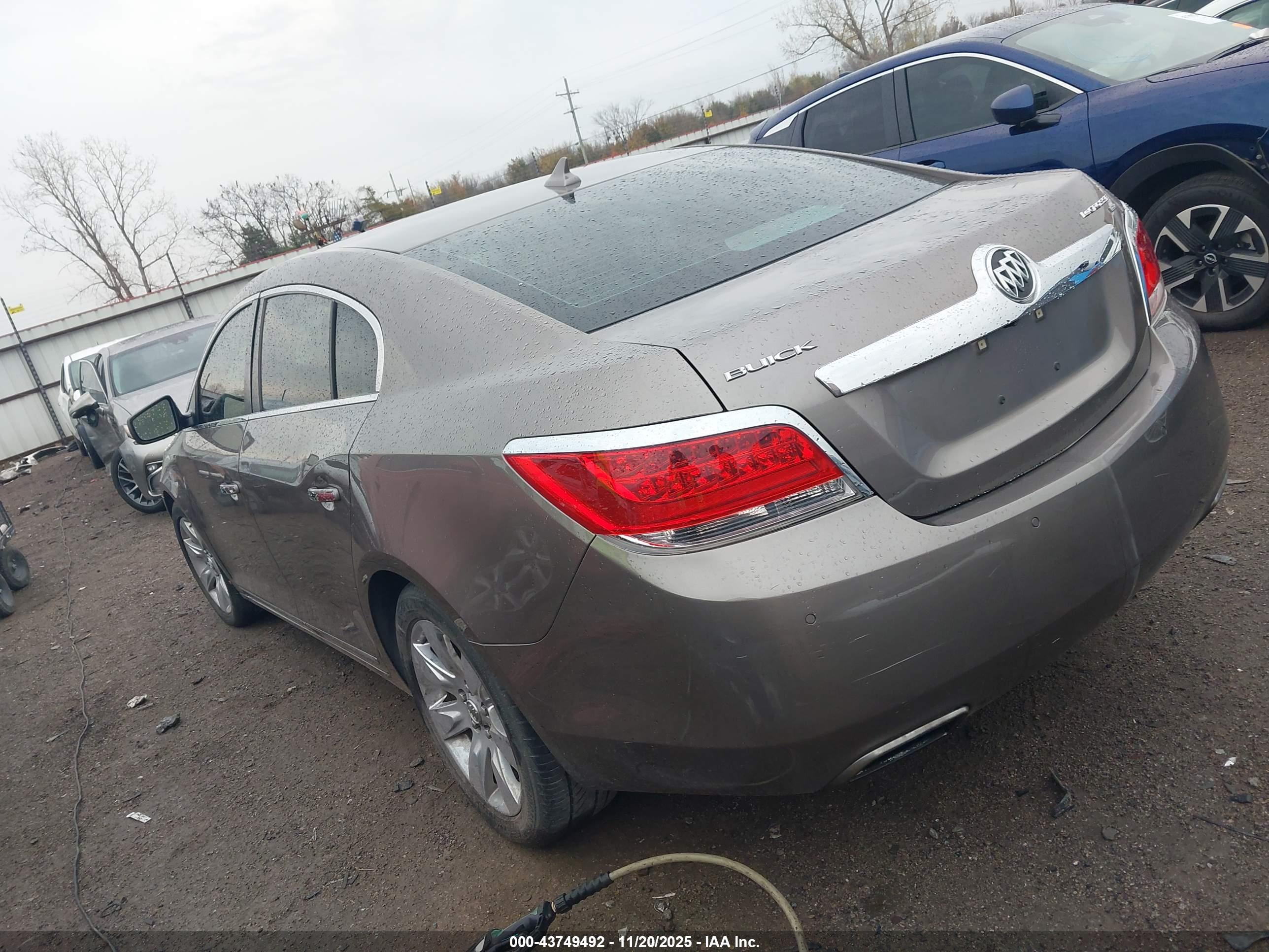 BUICK LACROSSE image 3