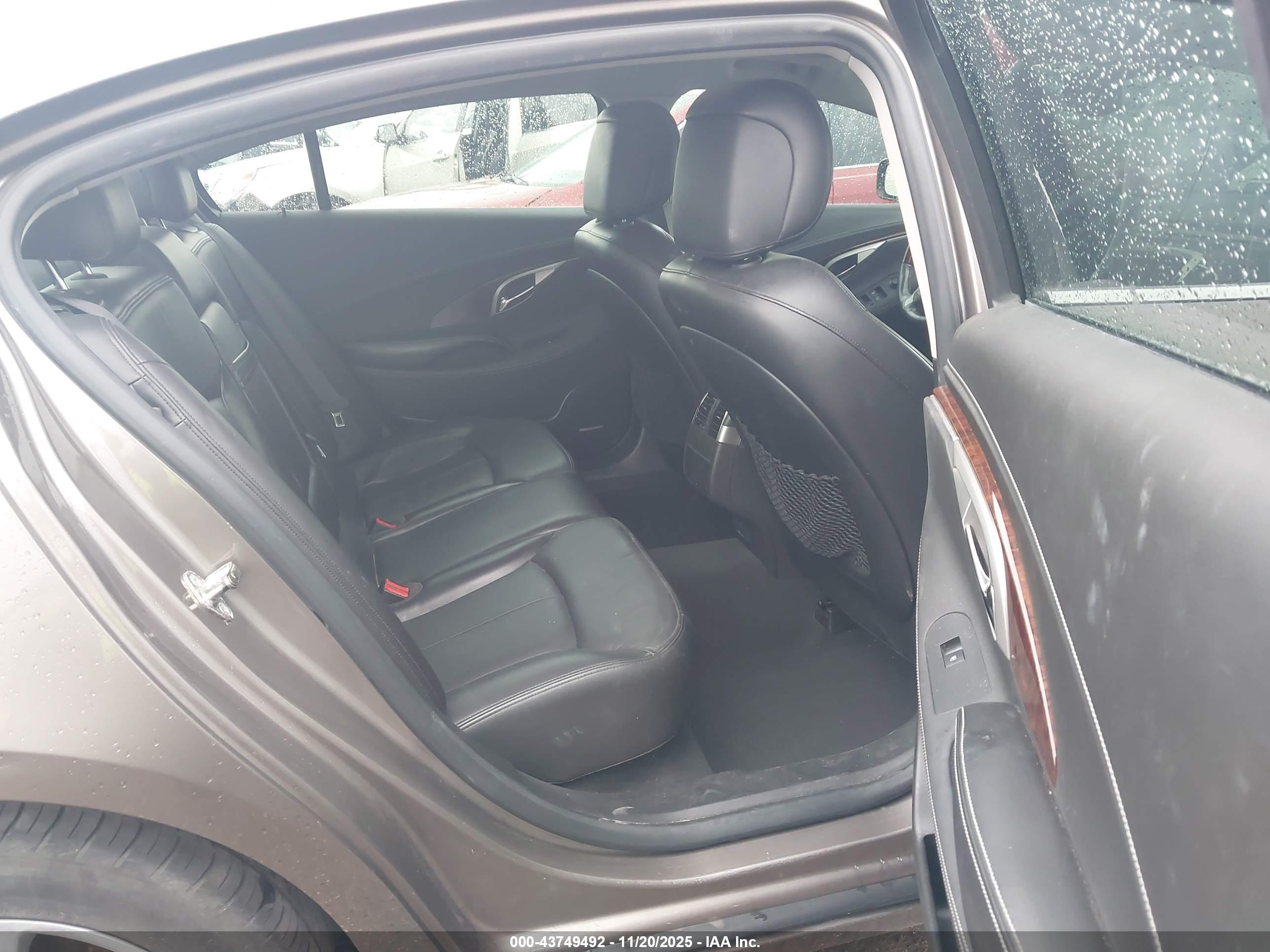 BUICK LACROSSE image 8