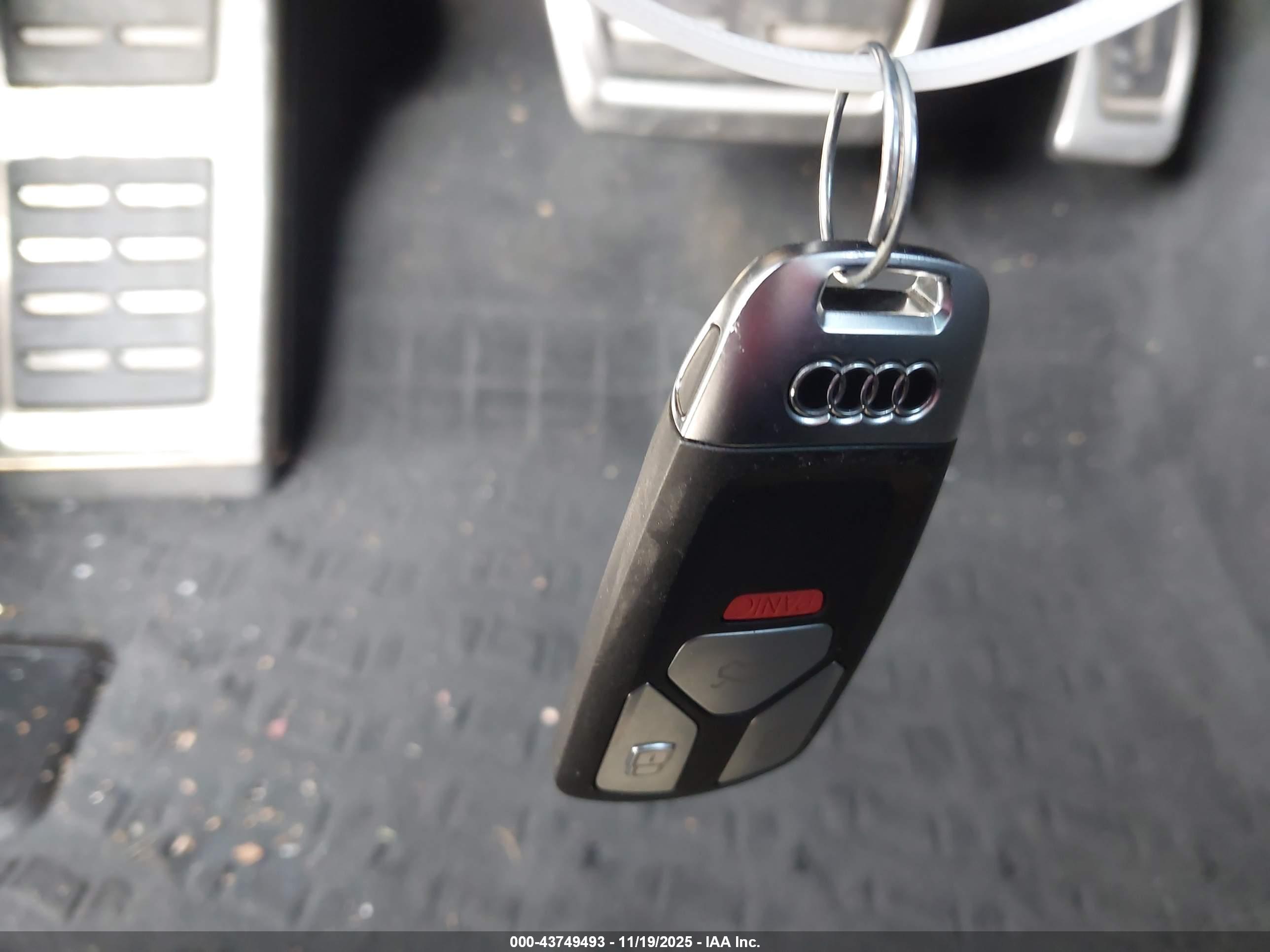 AUDI SQ5 image 11
