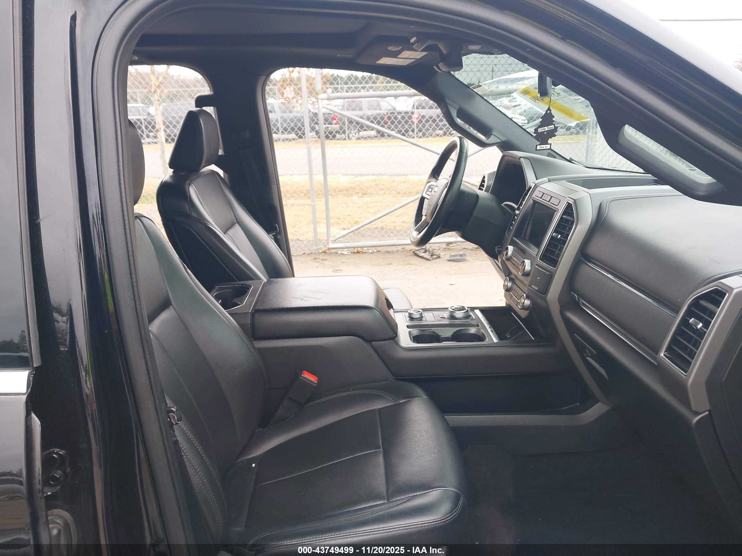 FORD EXPEDITION image 5