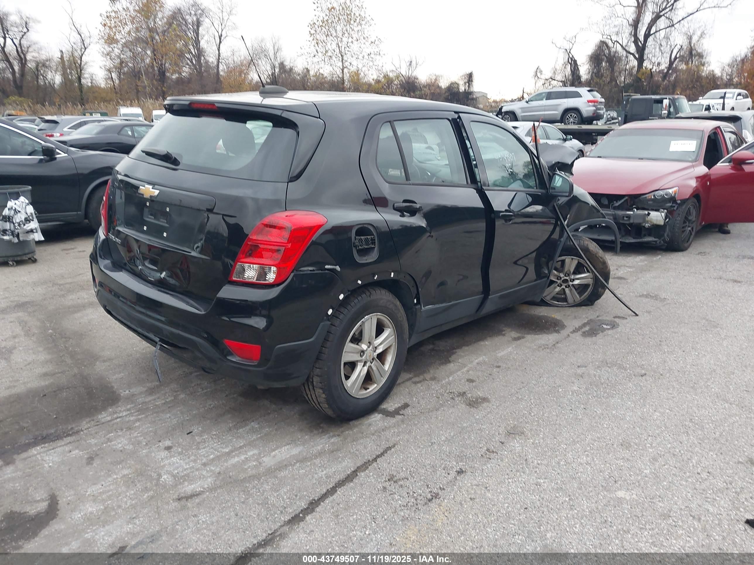 CHEVROLET TRAX image 4