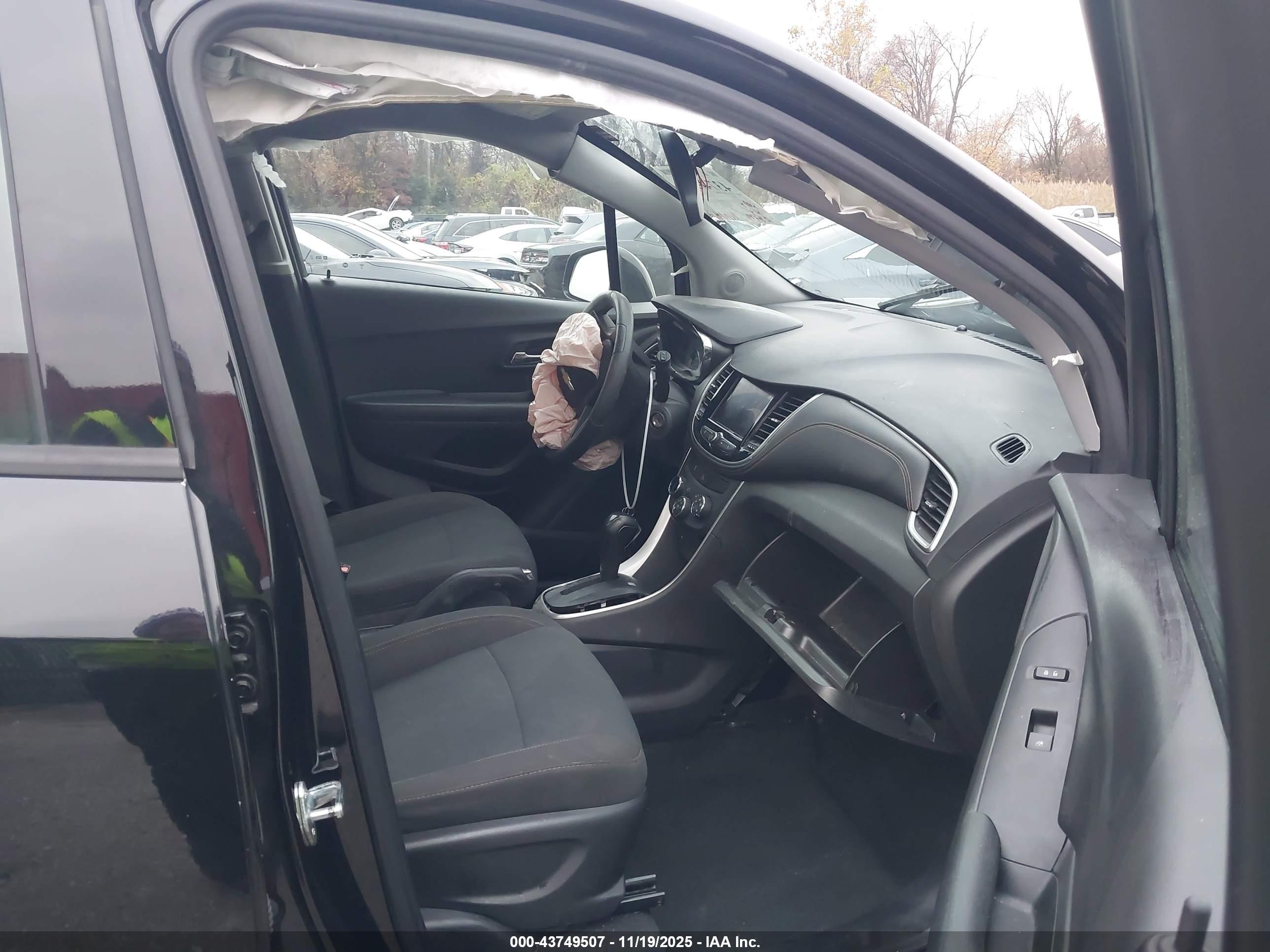 CHEVROLET TRAX image 5