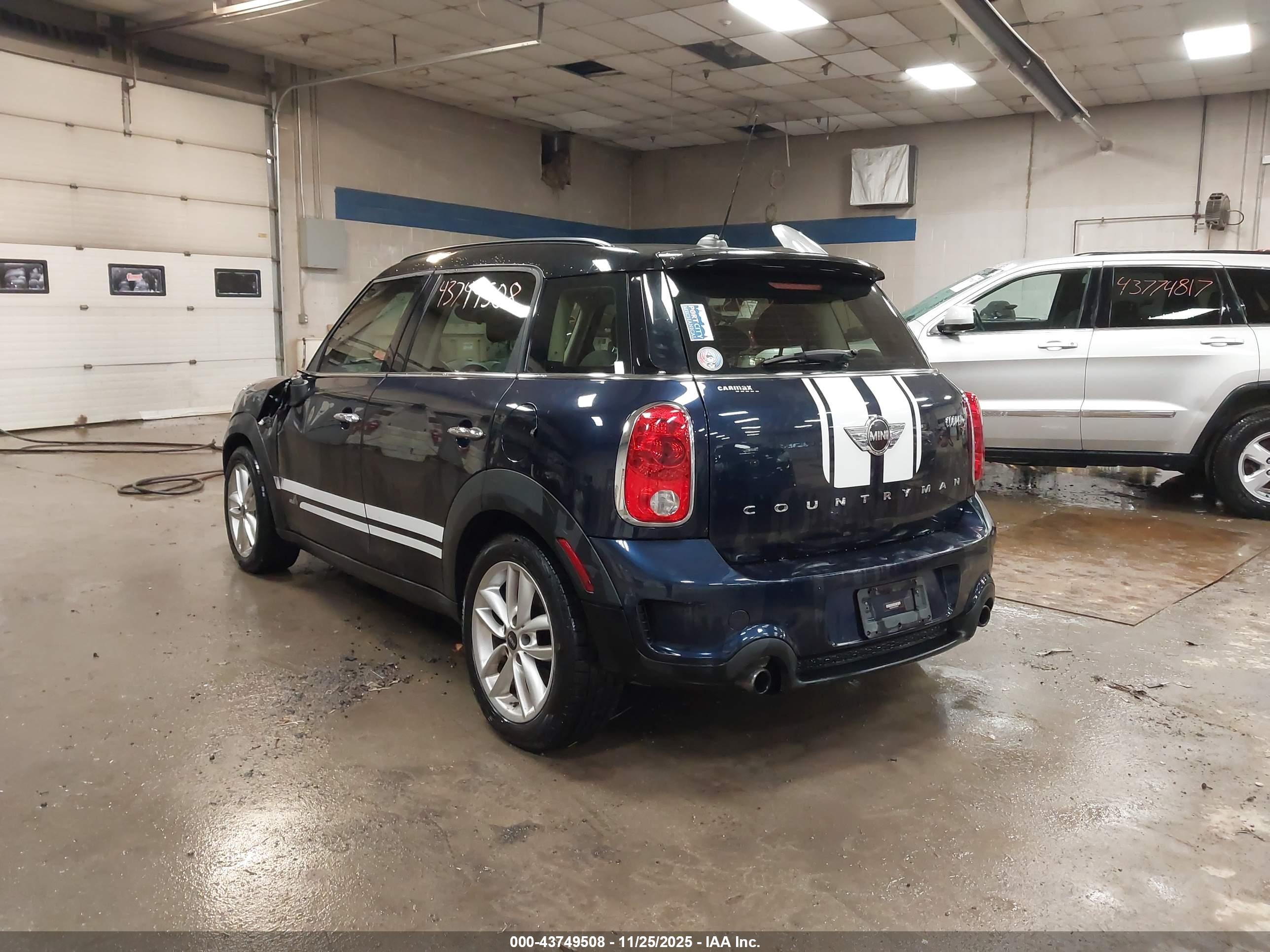 MINI COUNTRYMAN image 3