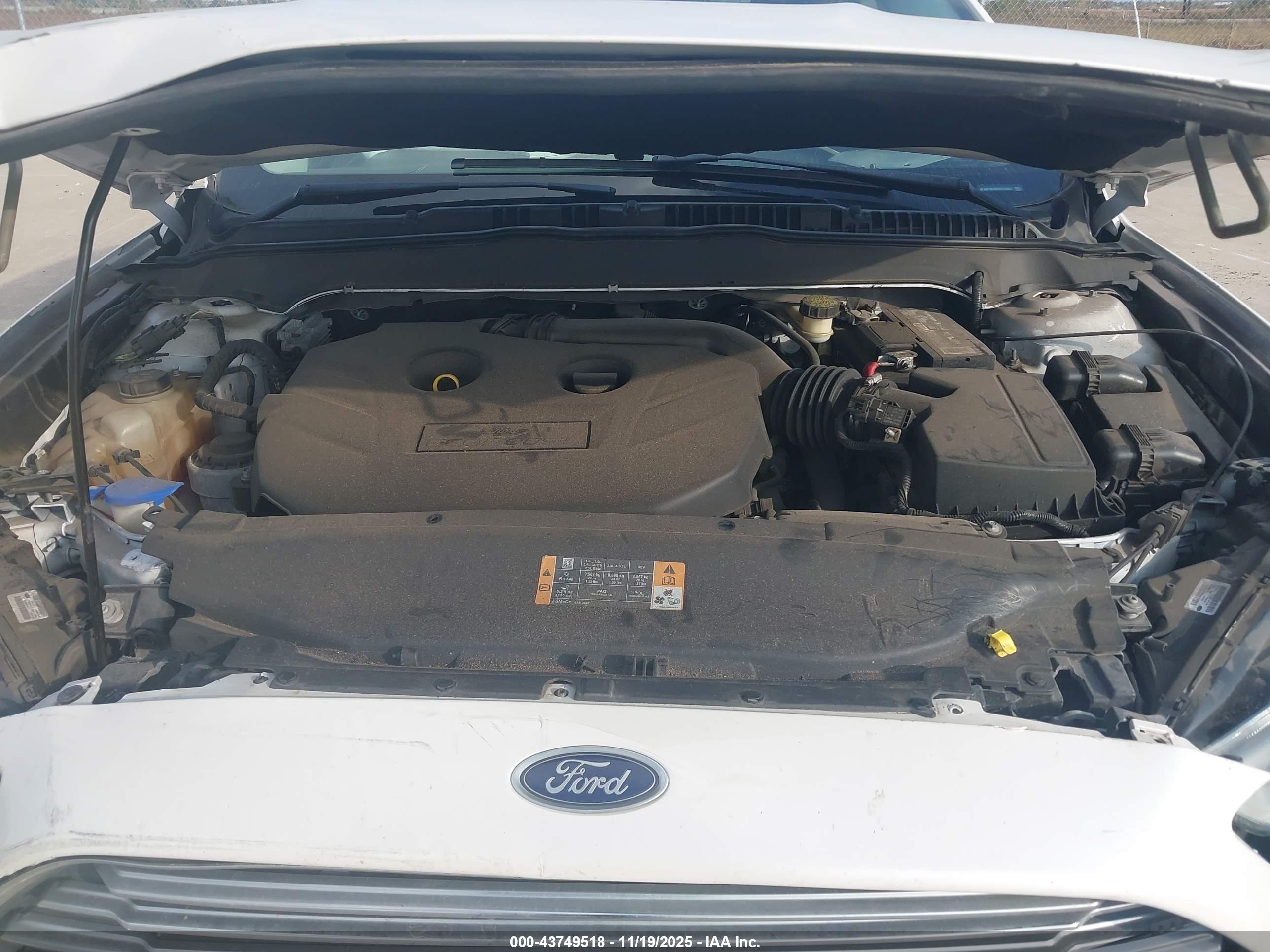 FORD FUSION image 10