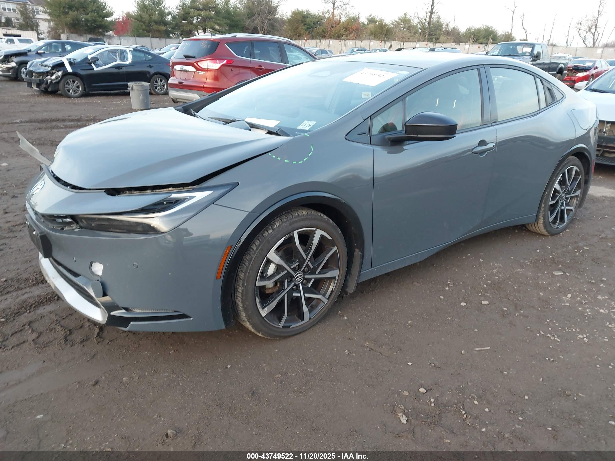 TOYOTA PRIUS image 2