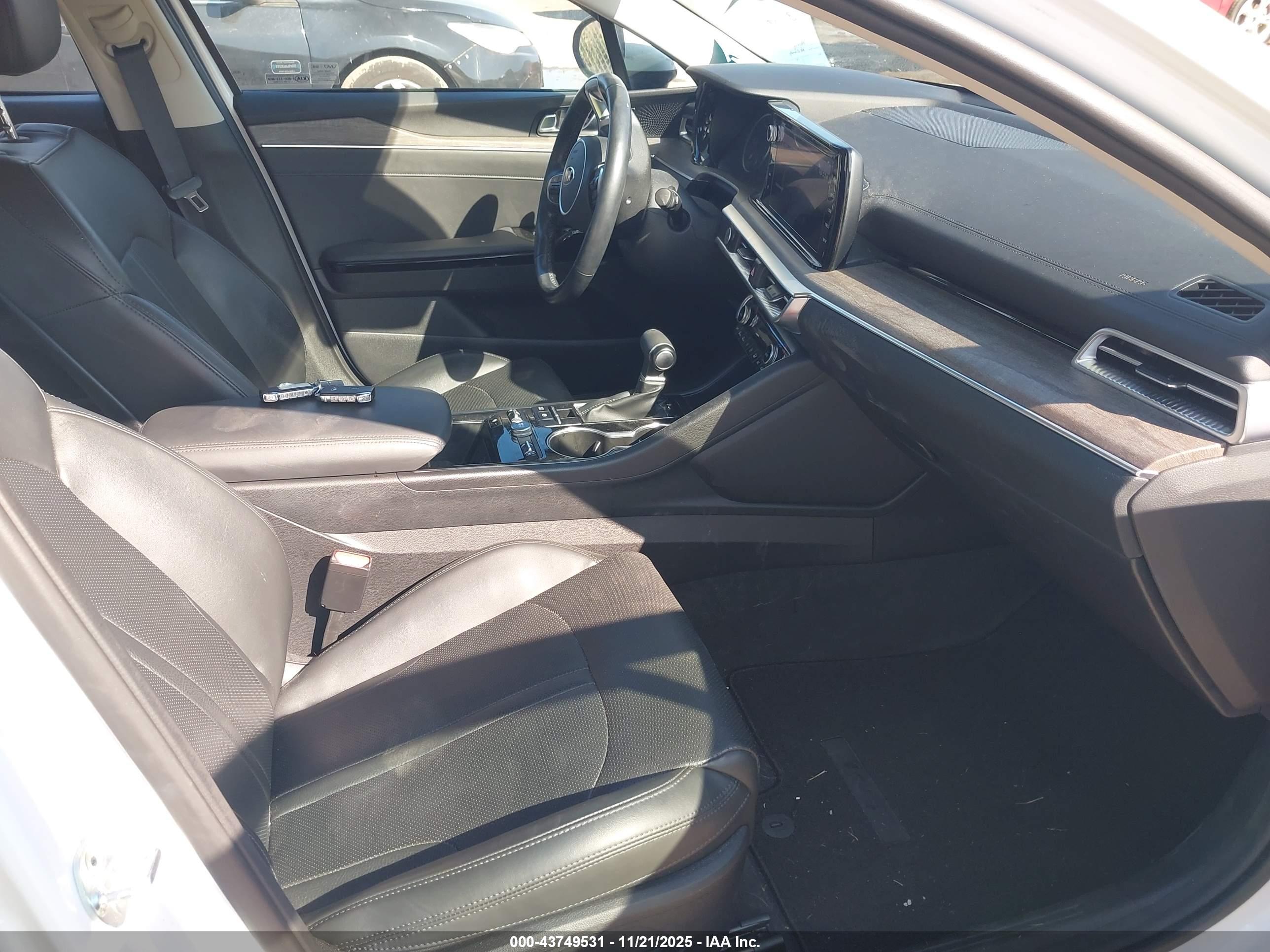 KIA K5 image 5