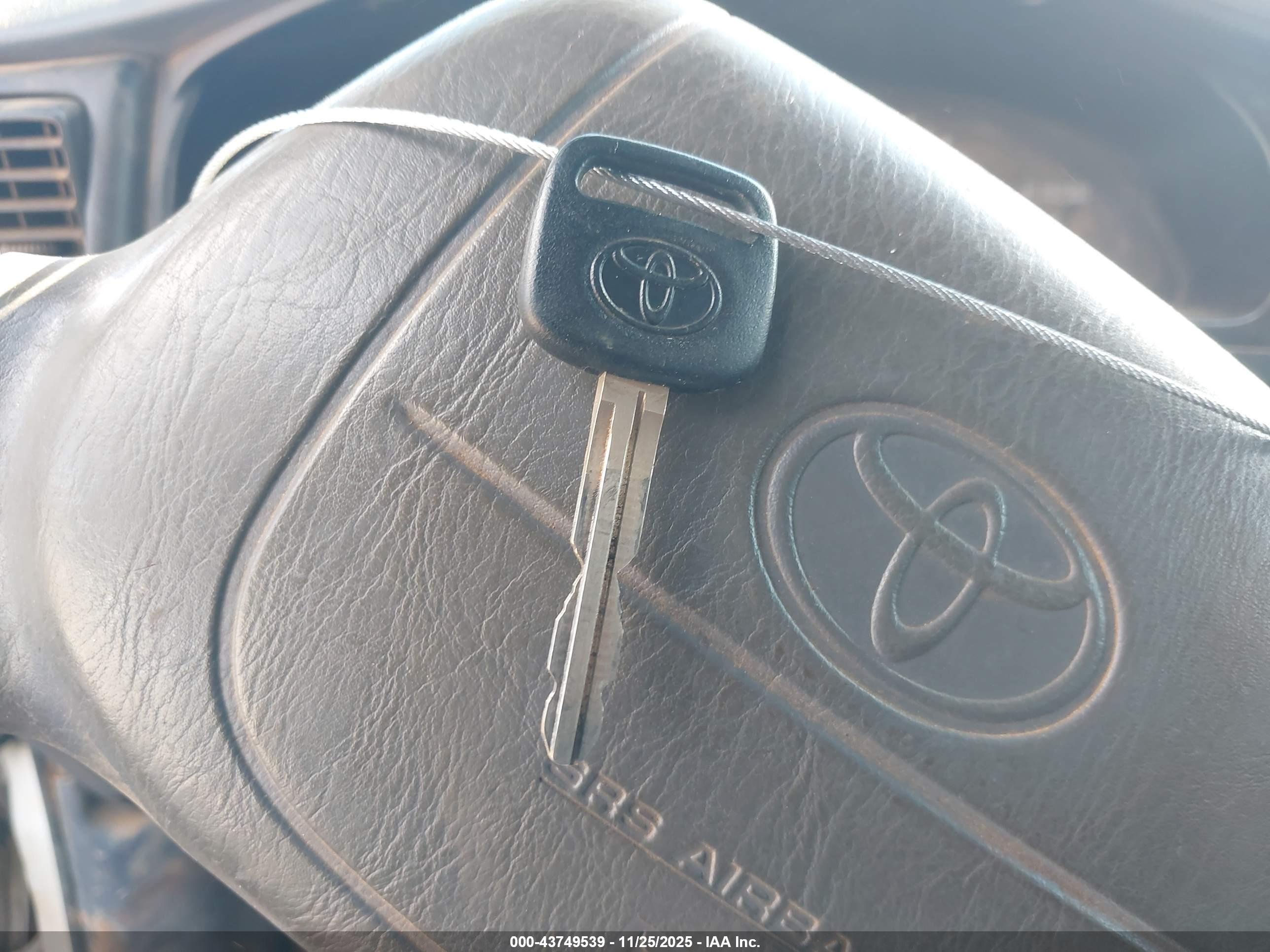 TOYOTA TACOMA image 11