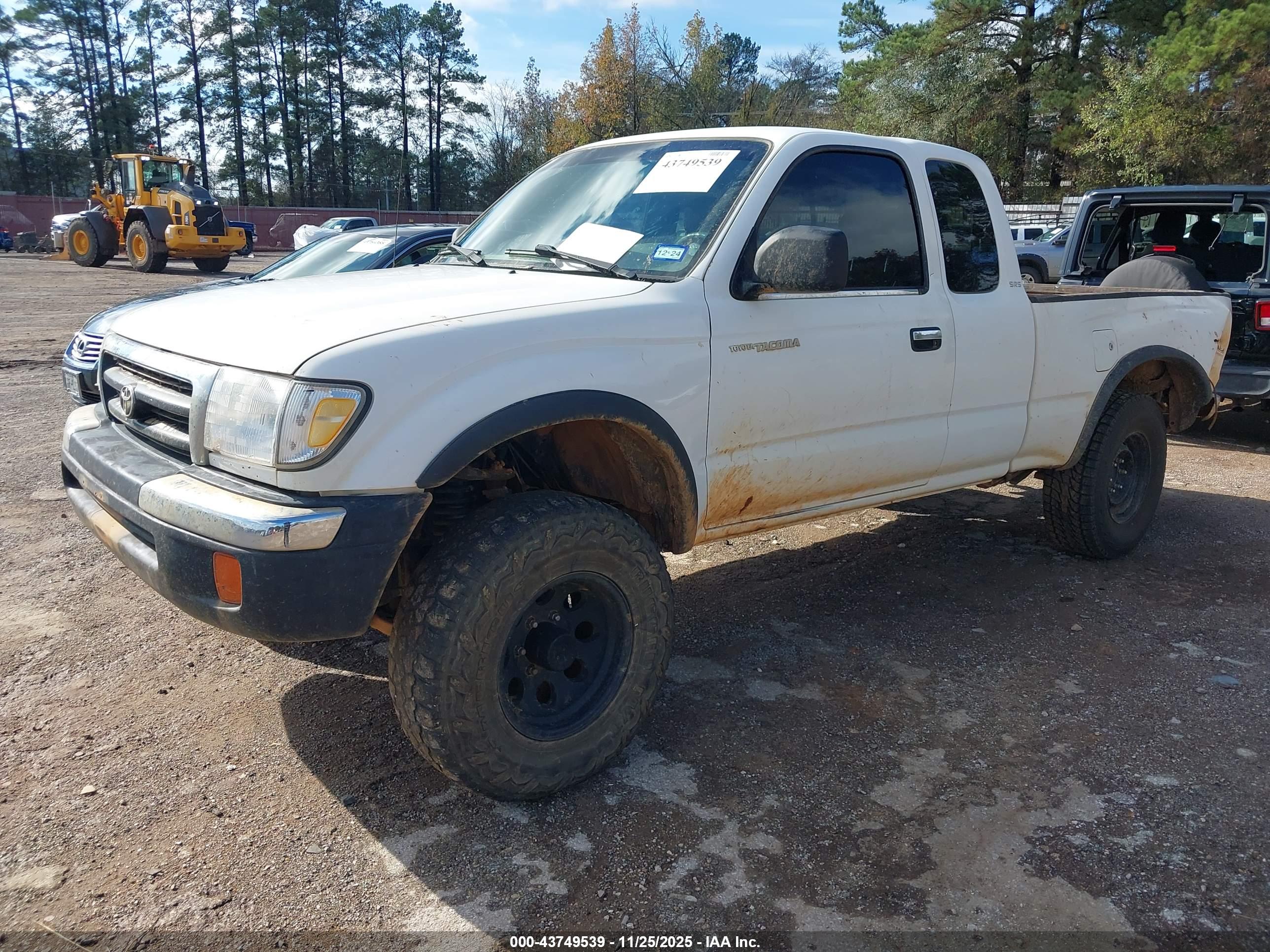 TOYOTA TACOMA image 2