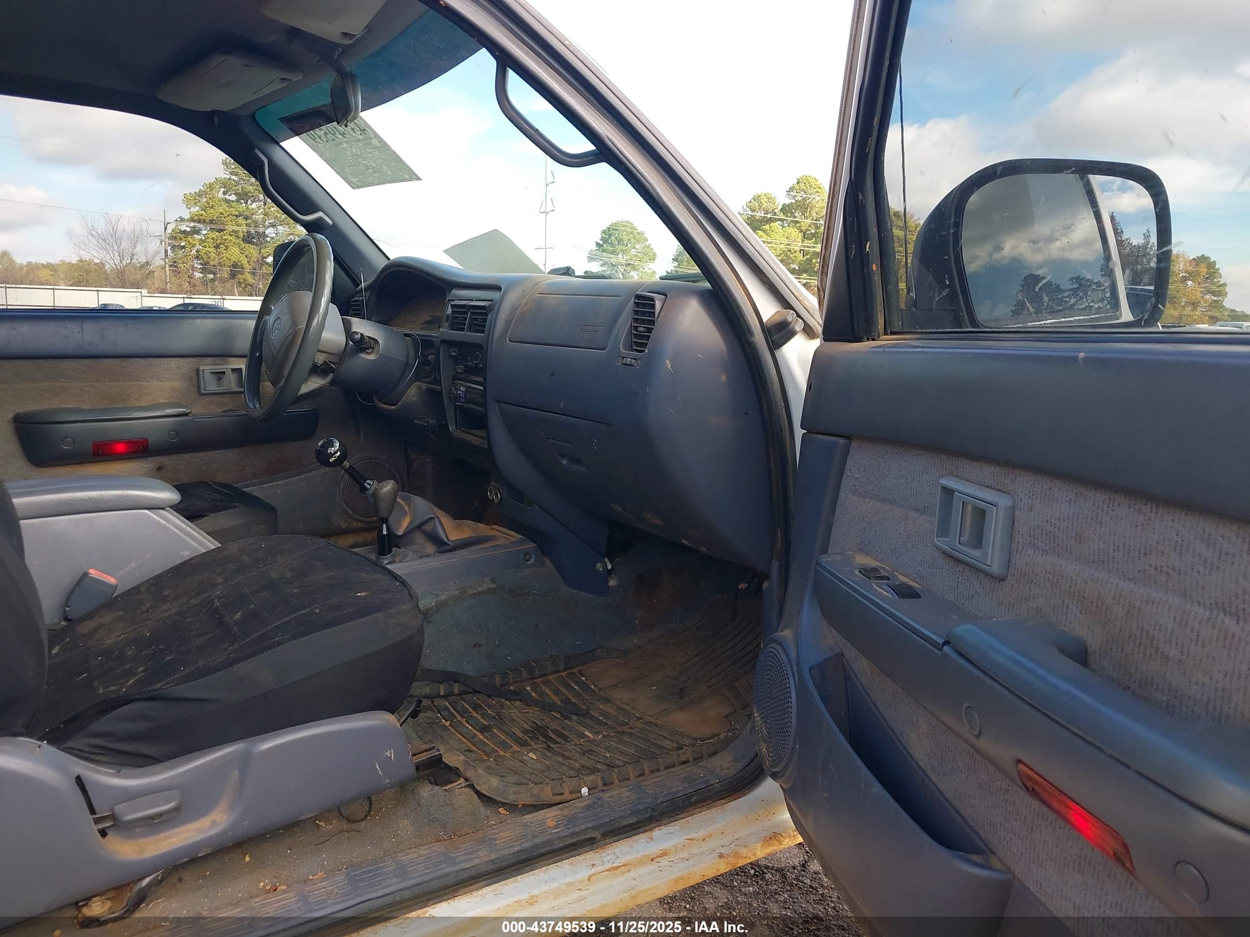 TOYOTA TACOMA image 5