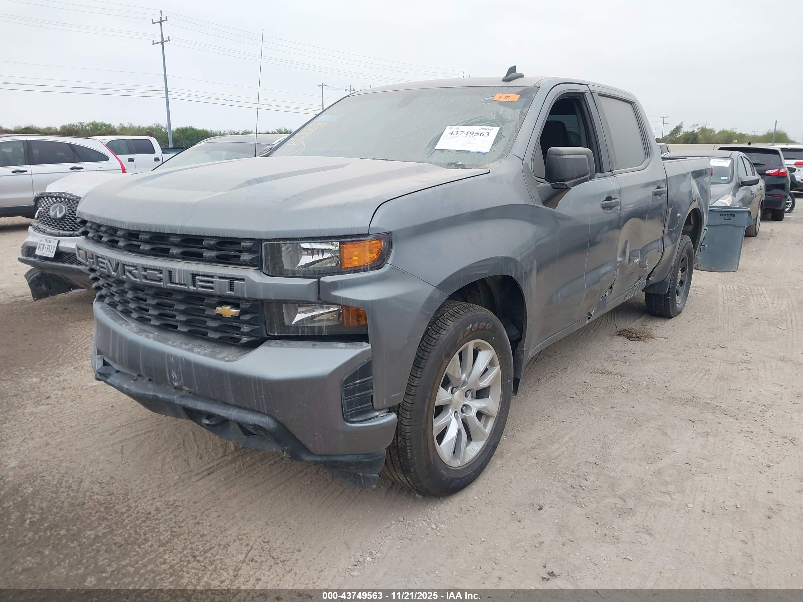 CHEVROLET SILVERADO image 2