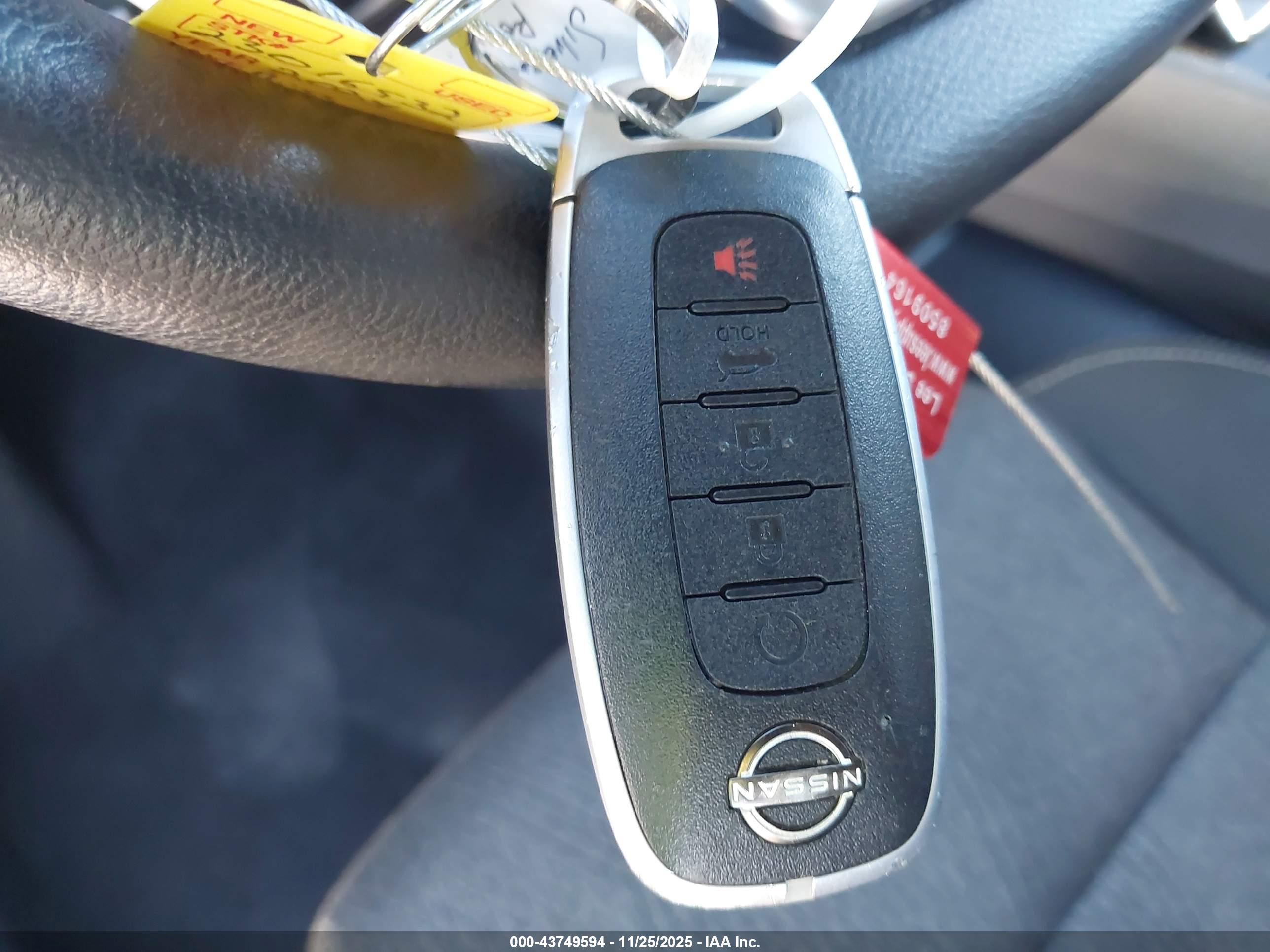 NISSAN ROGUE image 11