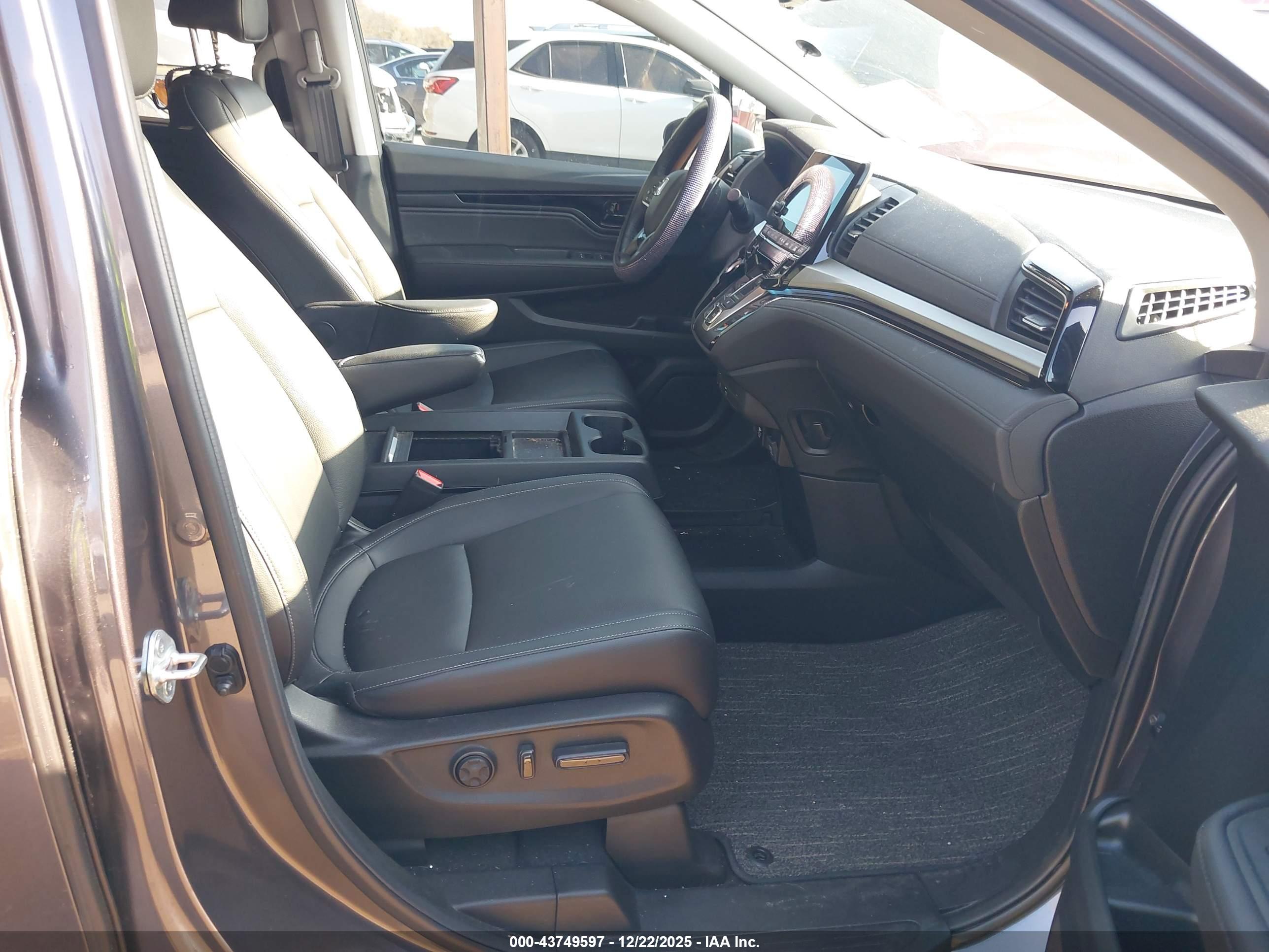 HONDA ODYSSEY image 5