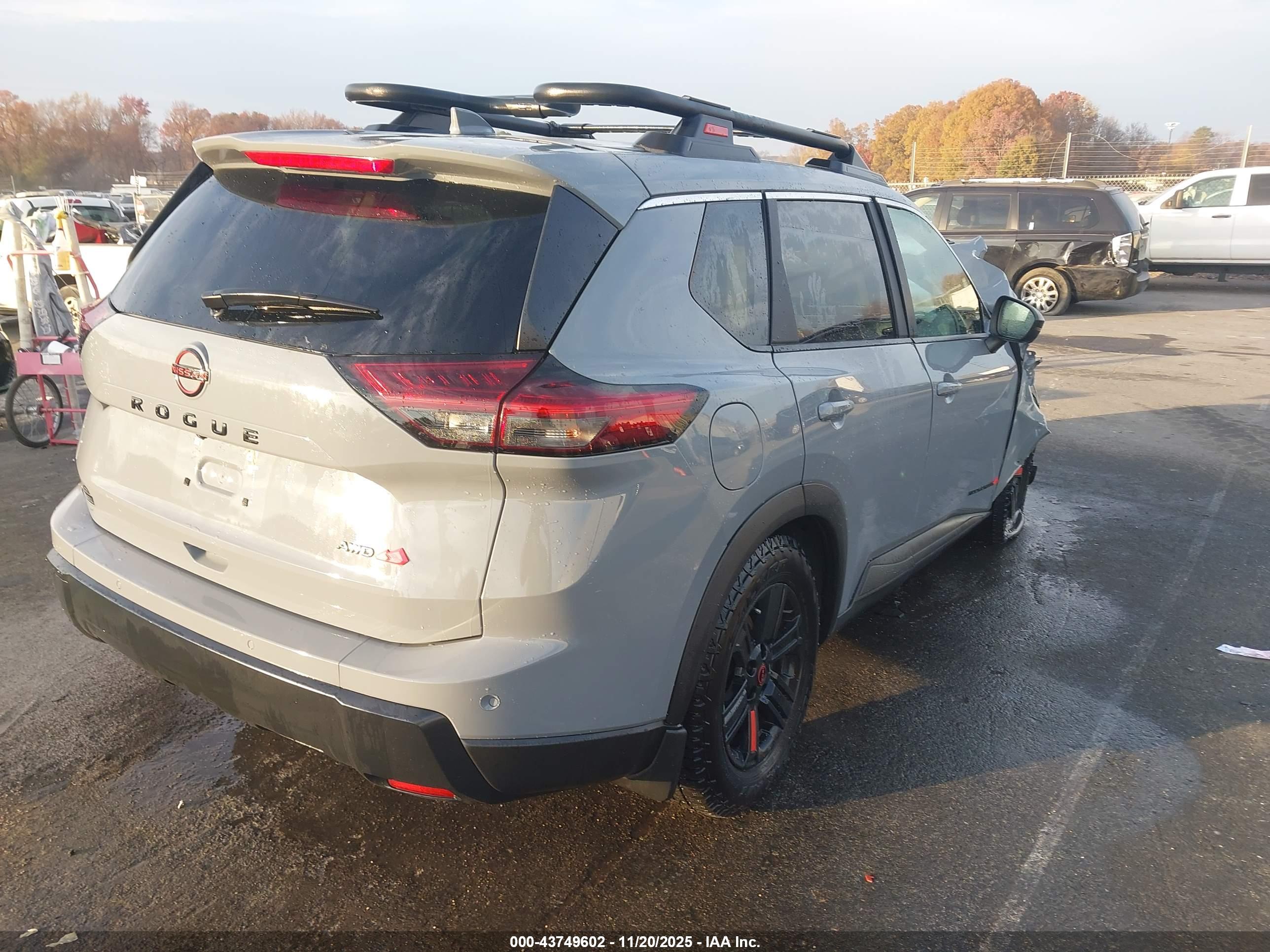 NISSAN ROGUE image 4