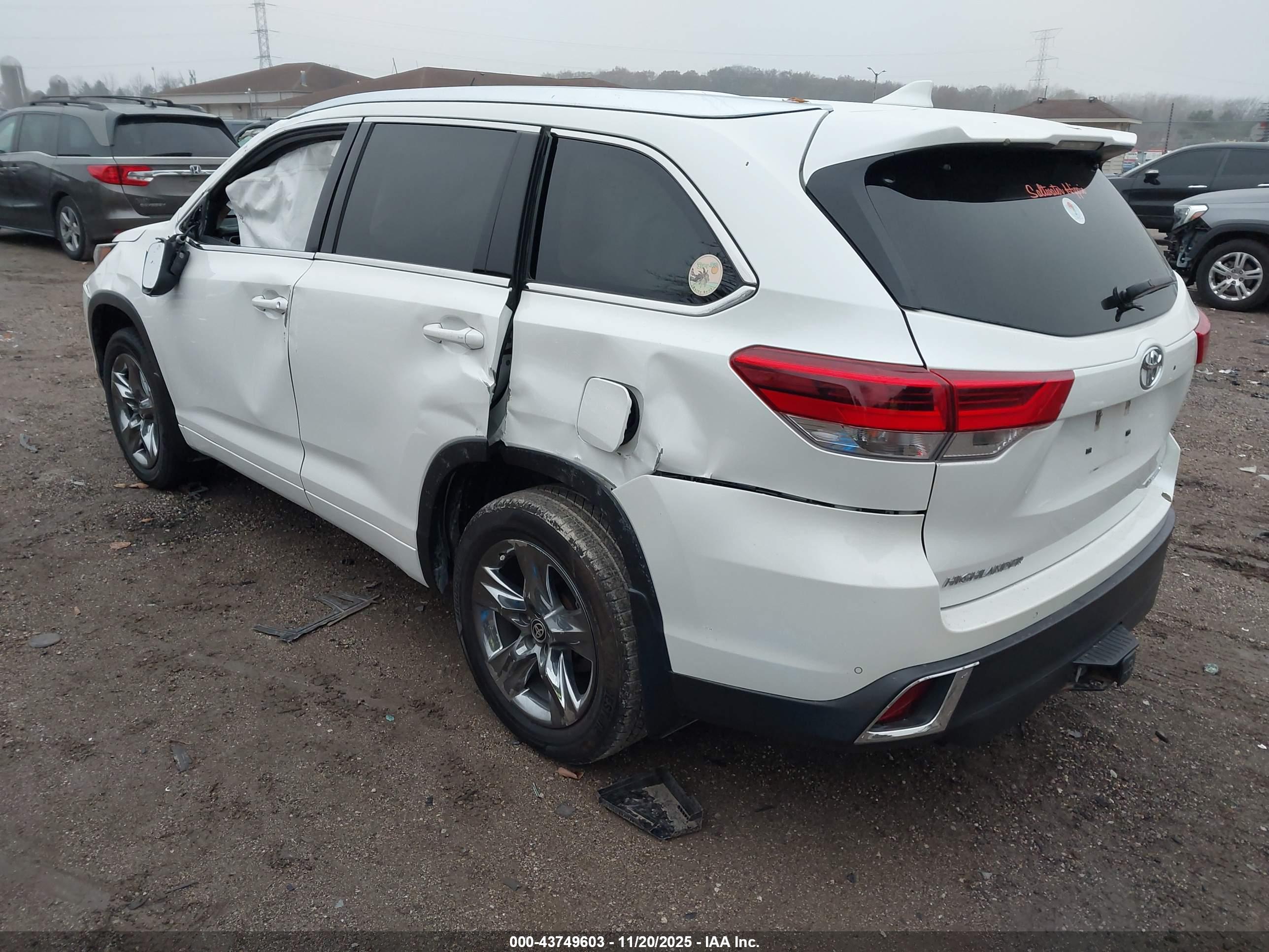 TOYOTA HIGHLANDER image 3