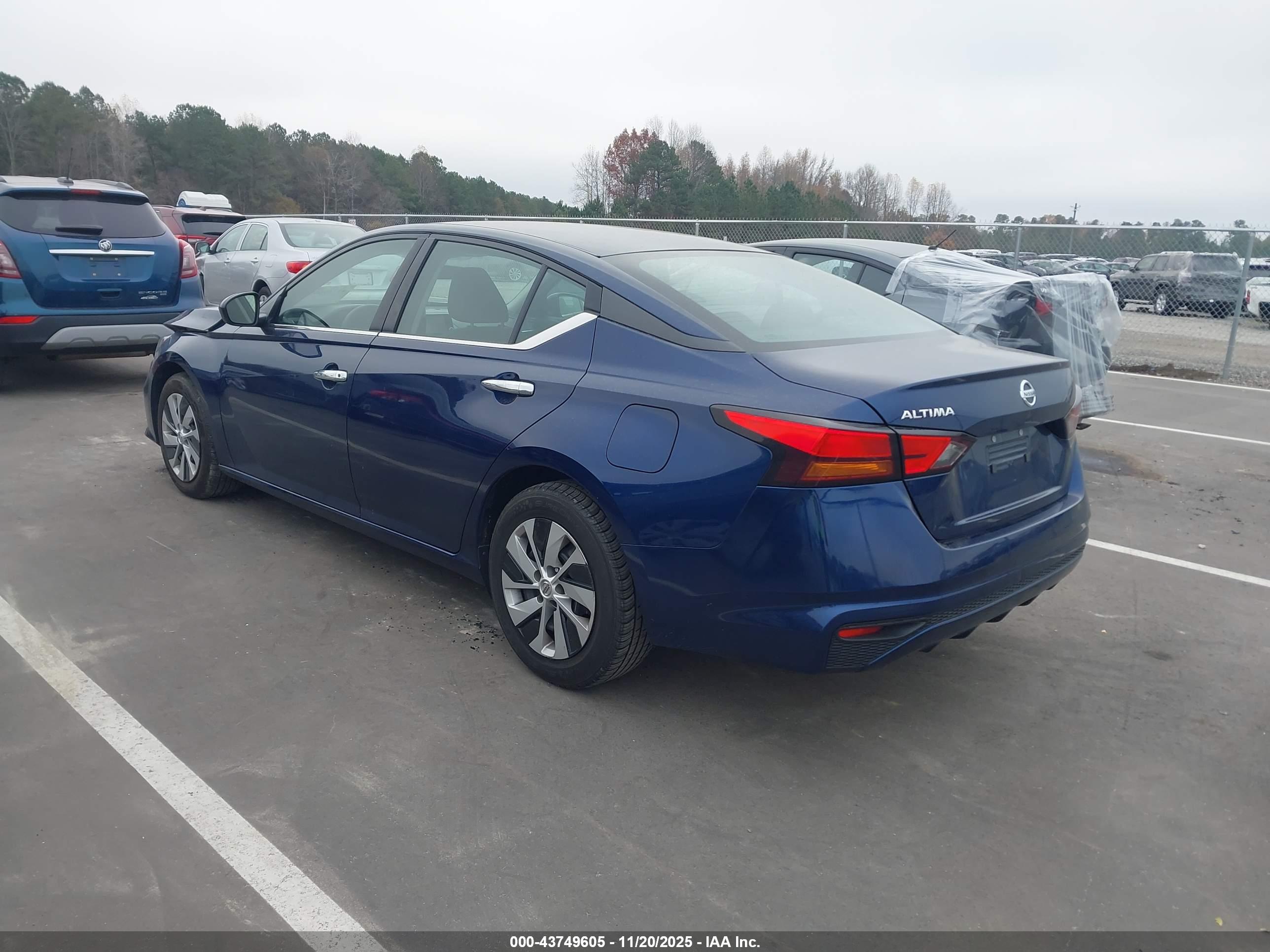 NISSAN ALTIMA image 3