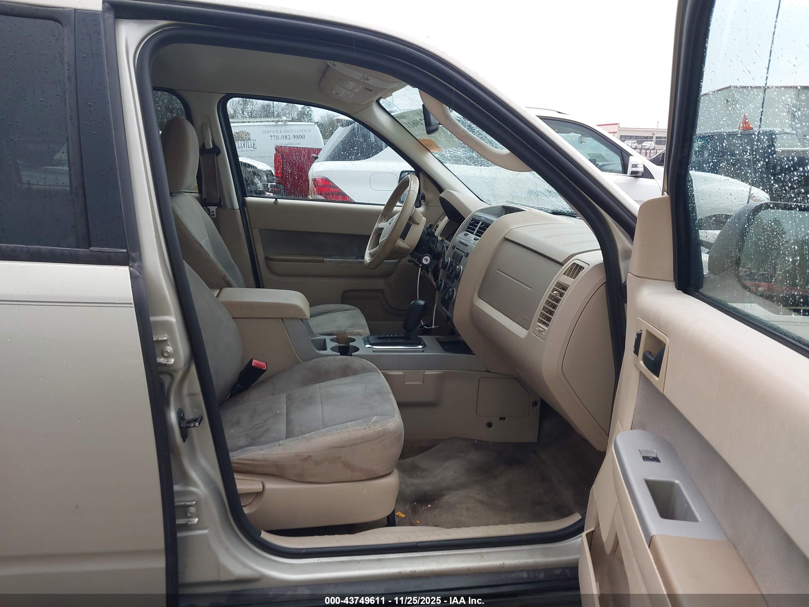 FORD ESCAPE image 5