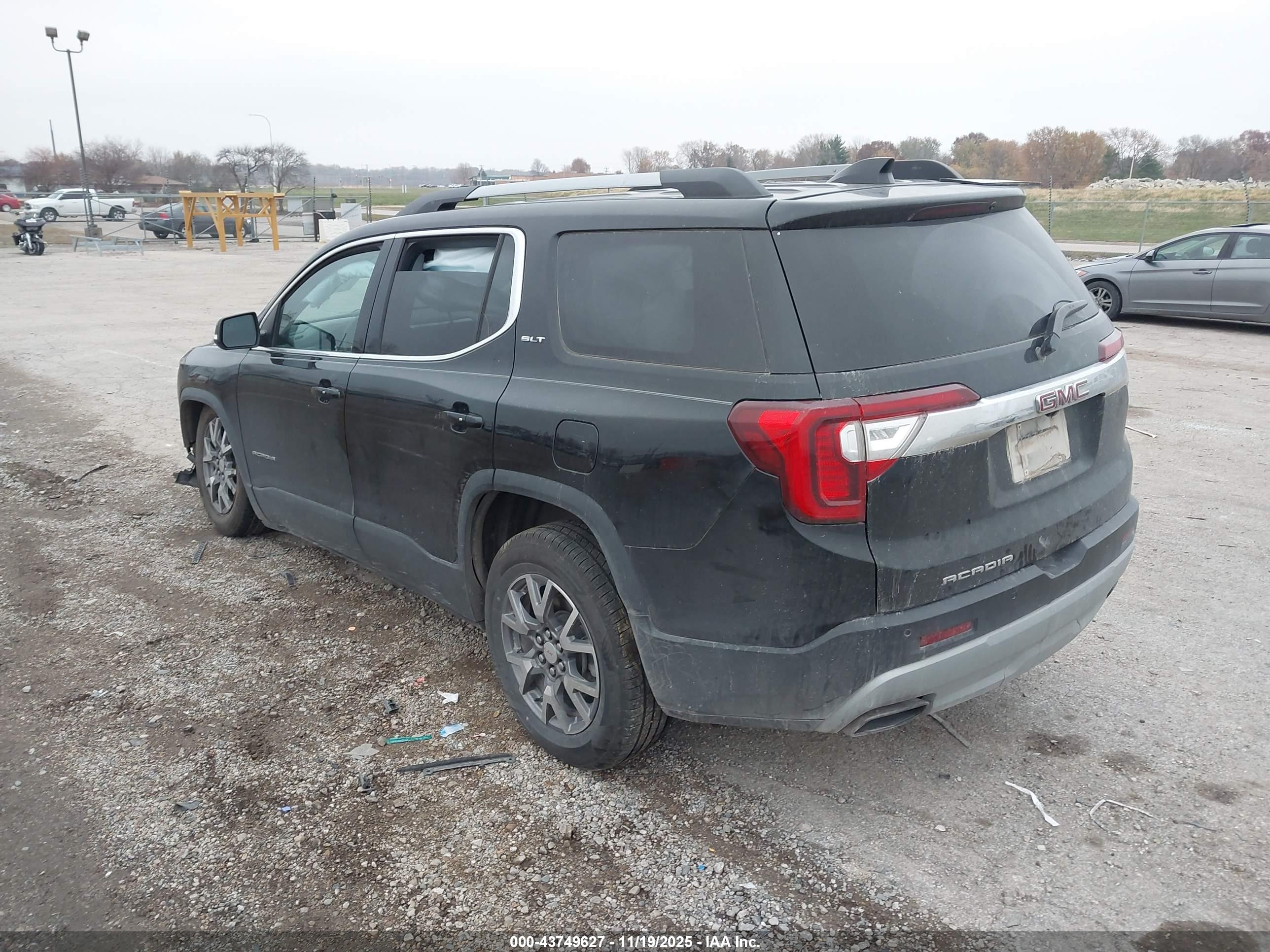 GMC ACADIA image 3