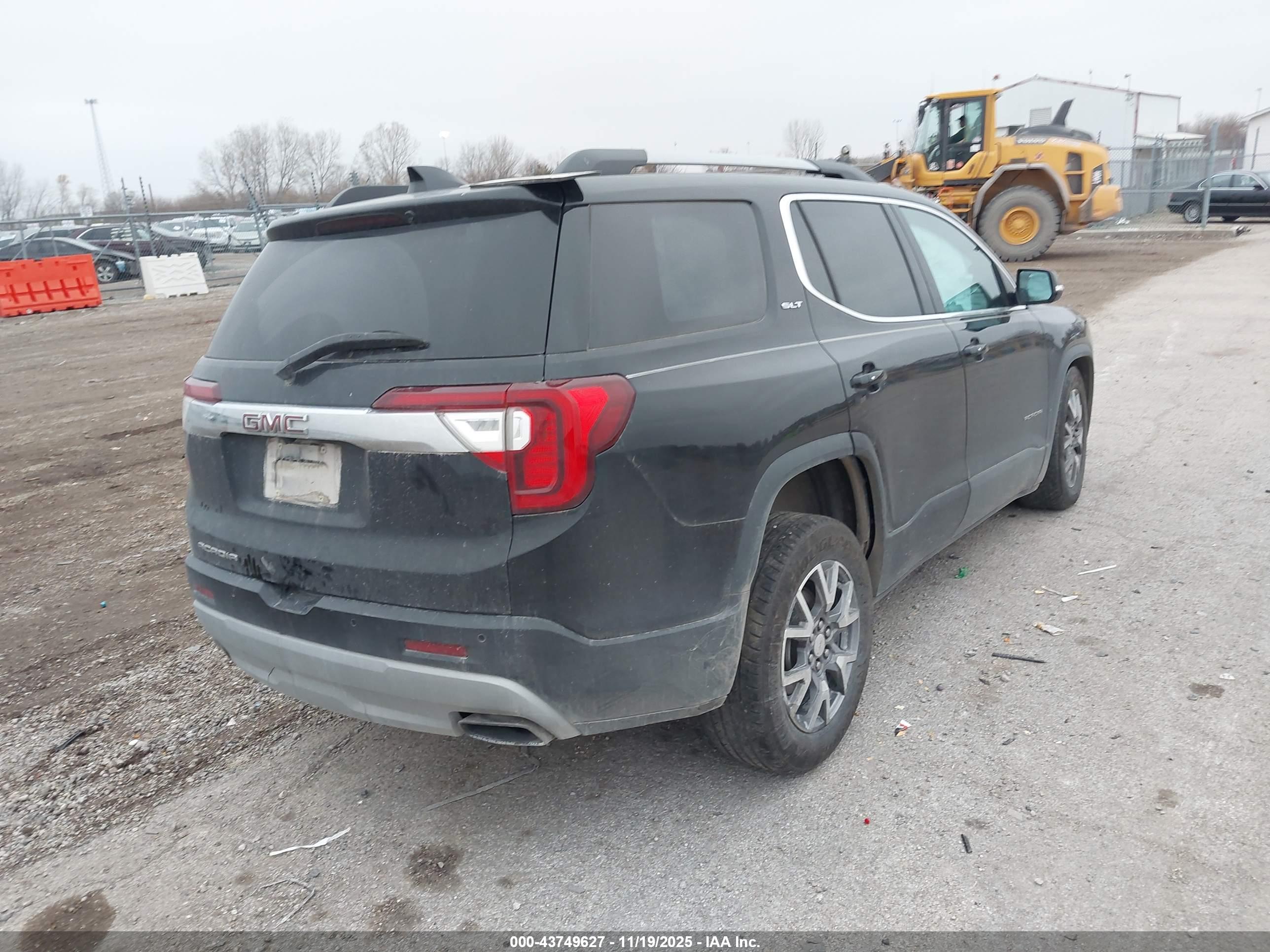 GMC ACADIA image 4