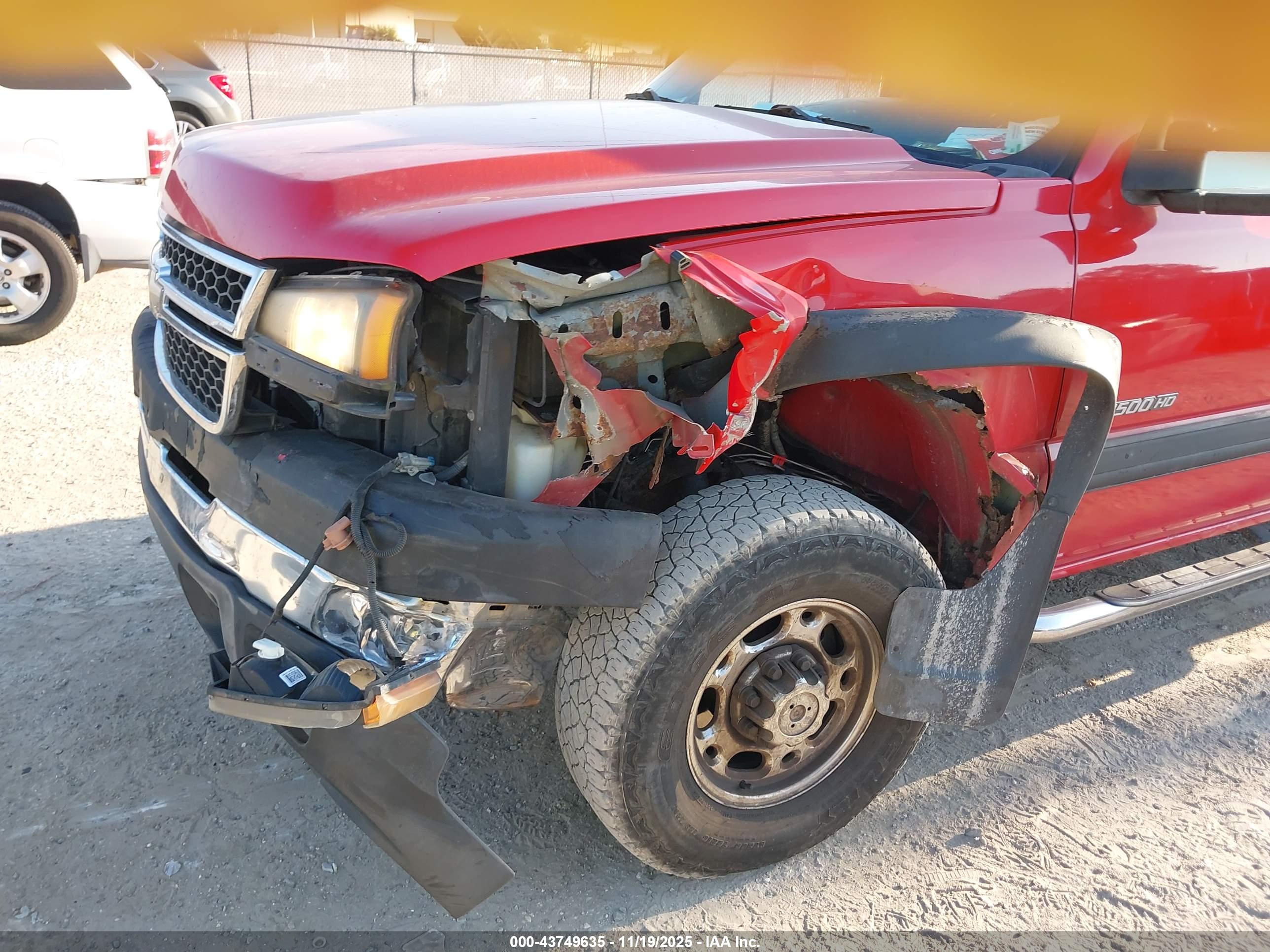 CHEVROLET SILVERADO image 6