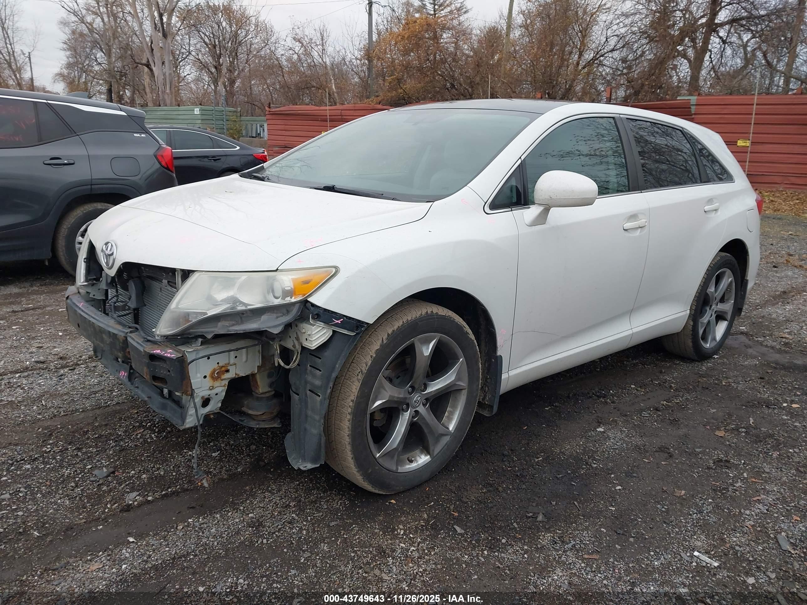 TOYOTA VENZA image 2