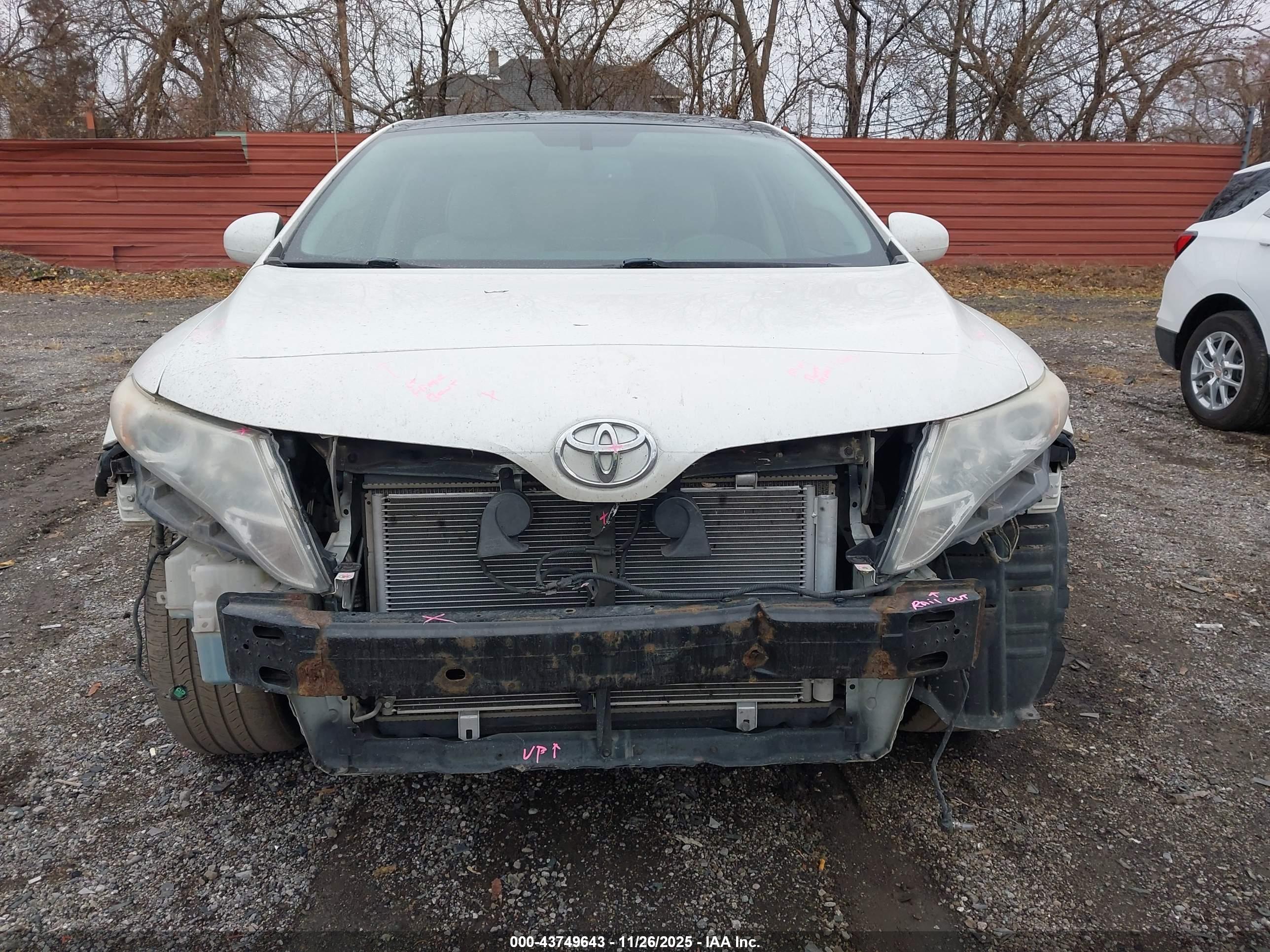 TOYOTA VENZA image 6