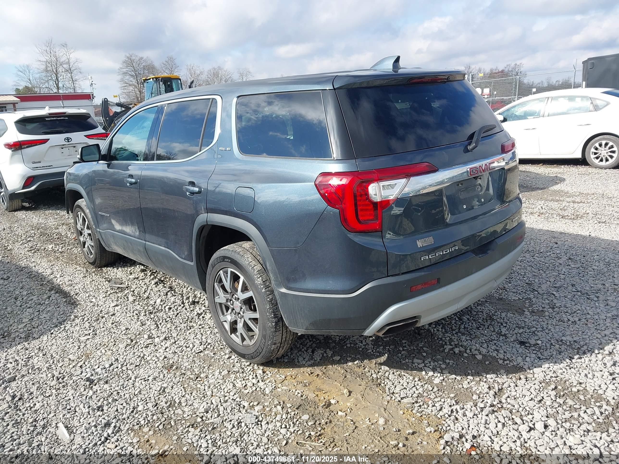 GMC ACADIA image 3