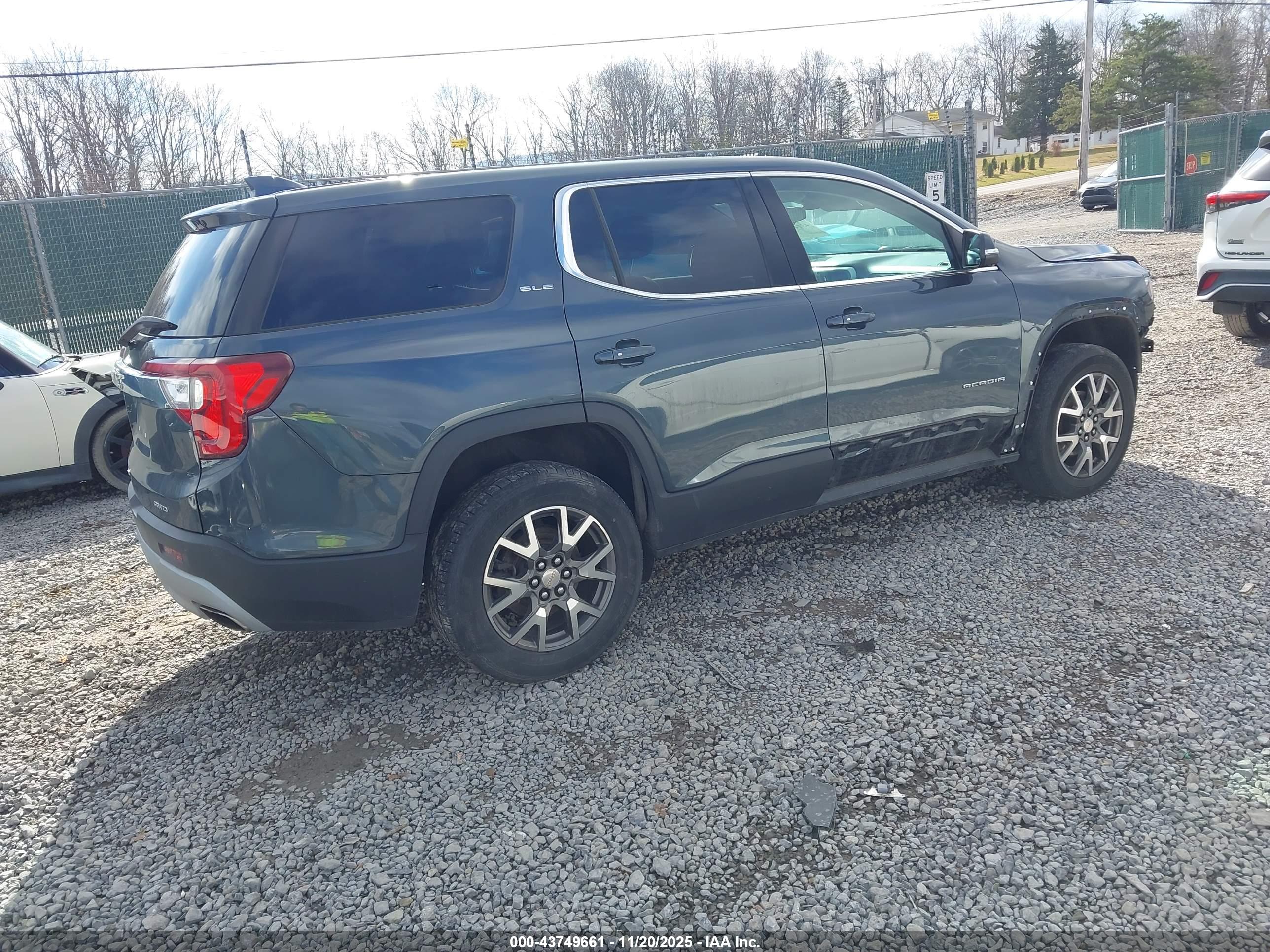 GMC ACADIA image 4