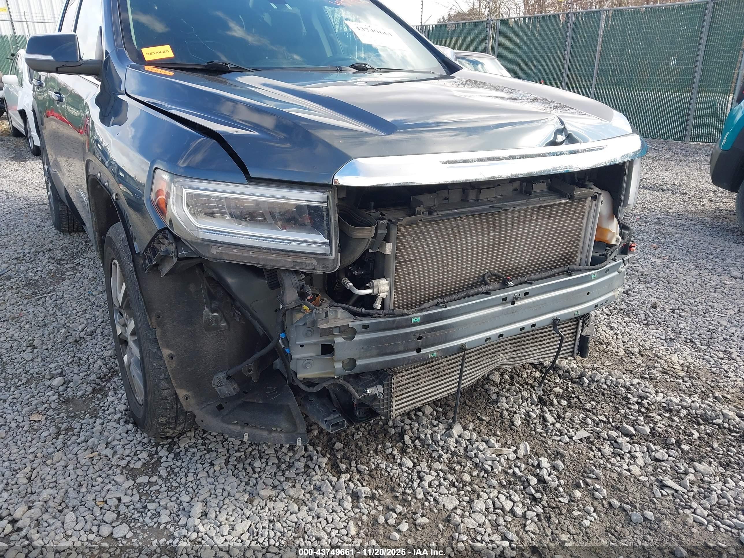 GMC ACADIA image 6