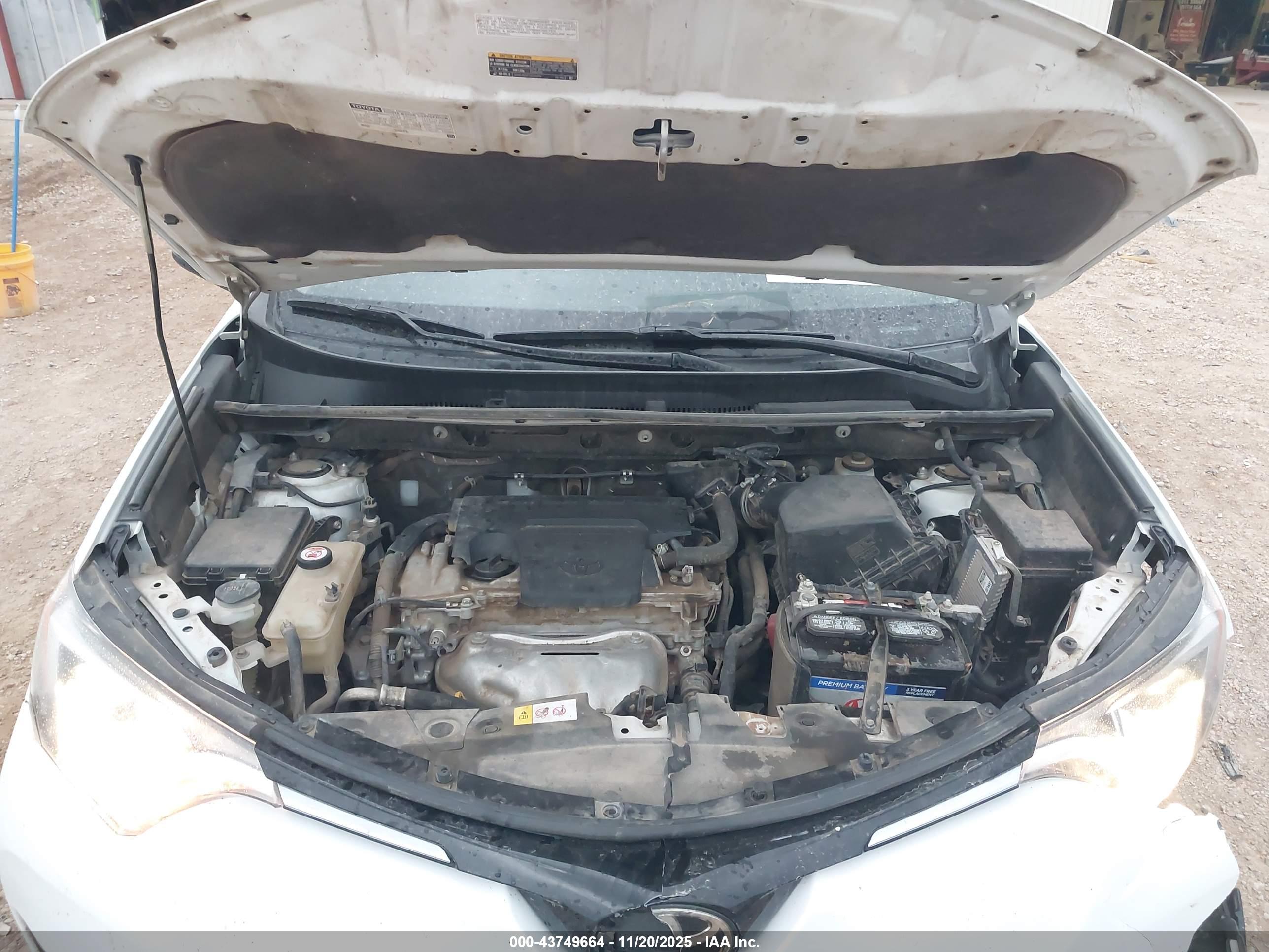 TOYOTA RAV4 image 10