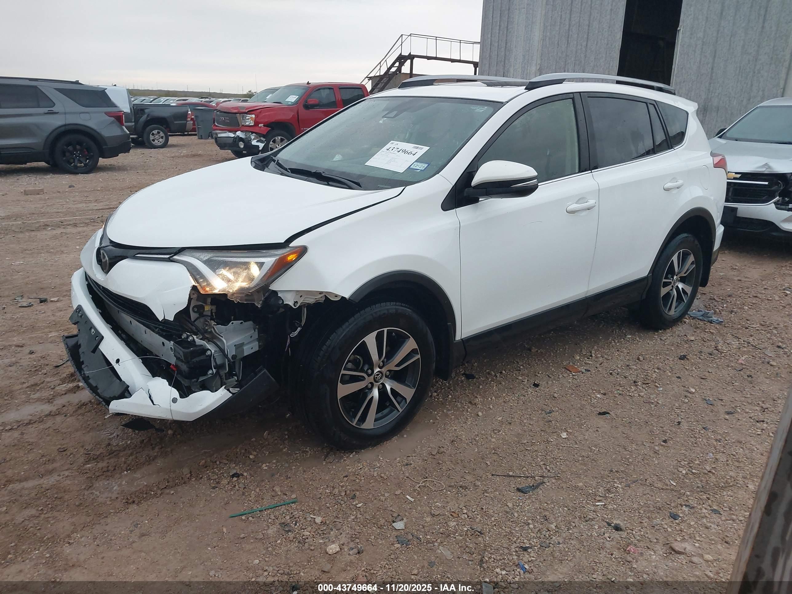 TOYOTA RAV4 image 2
