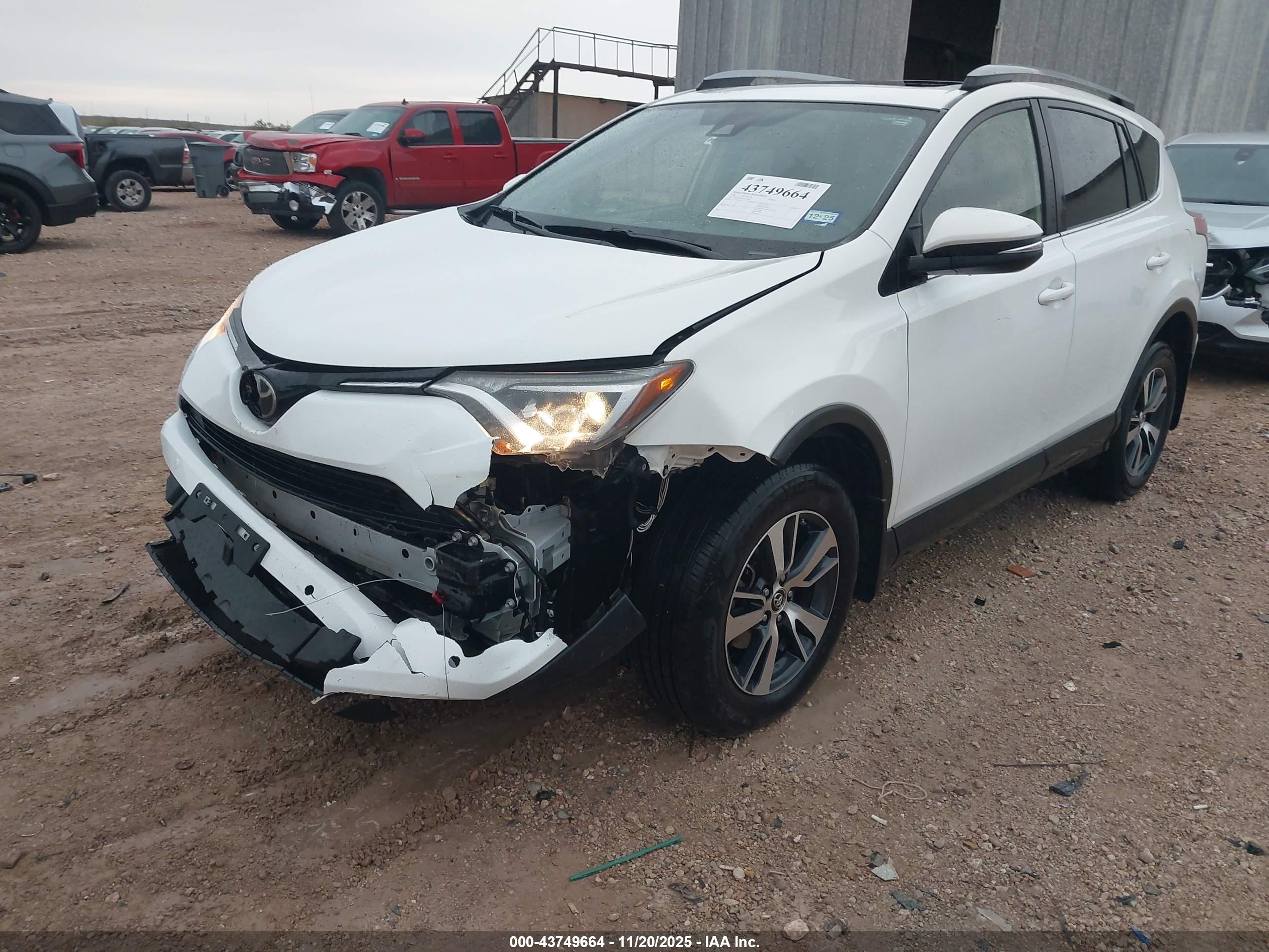TOYOTA RAV4 image 6