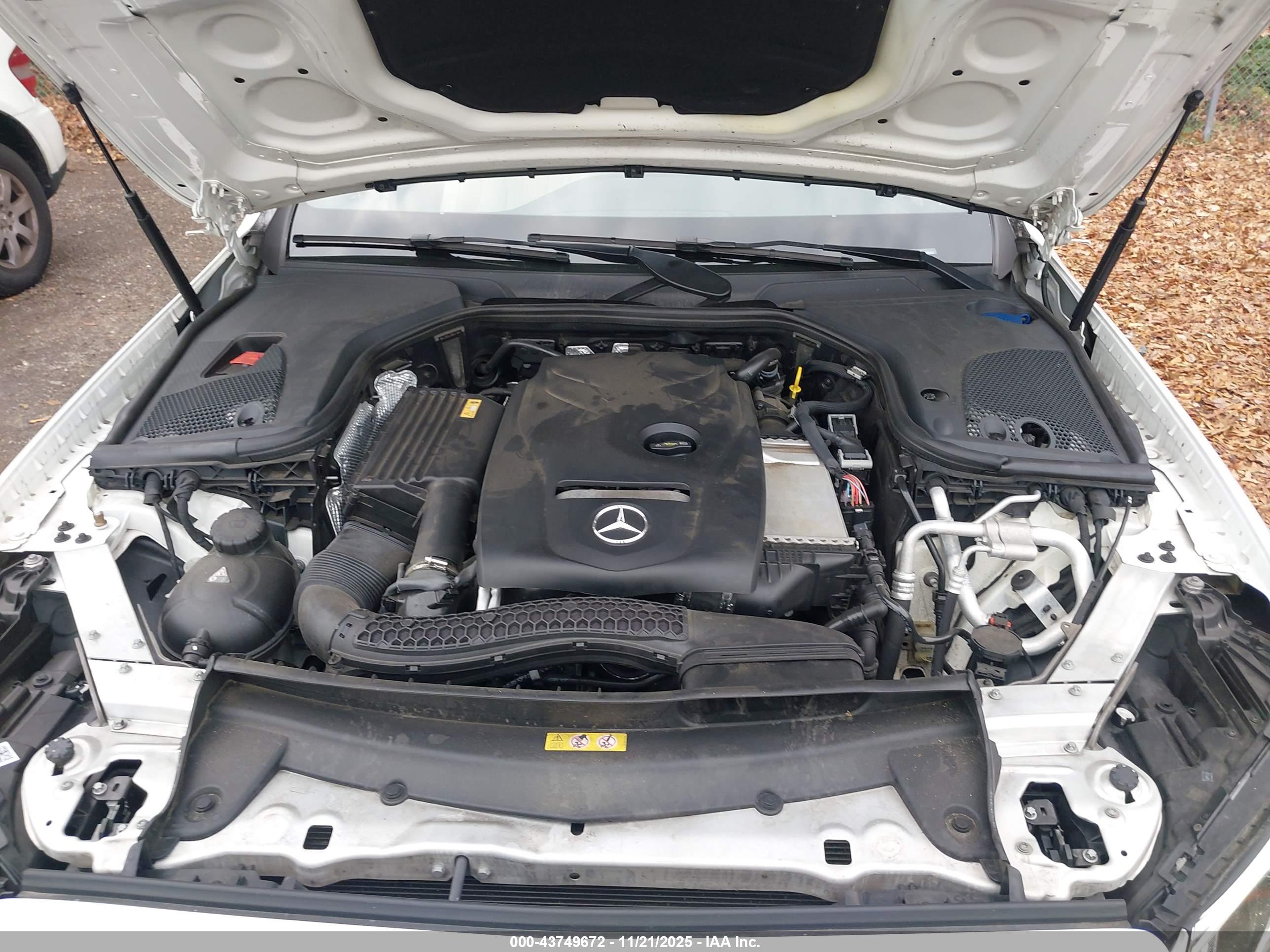 MERCEDES-BENZ E image 10