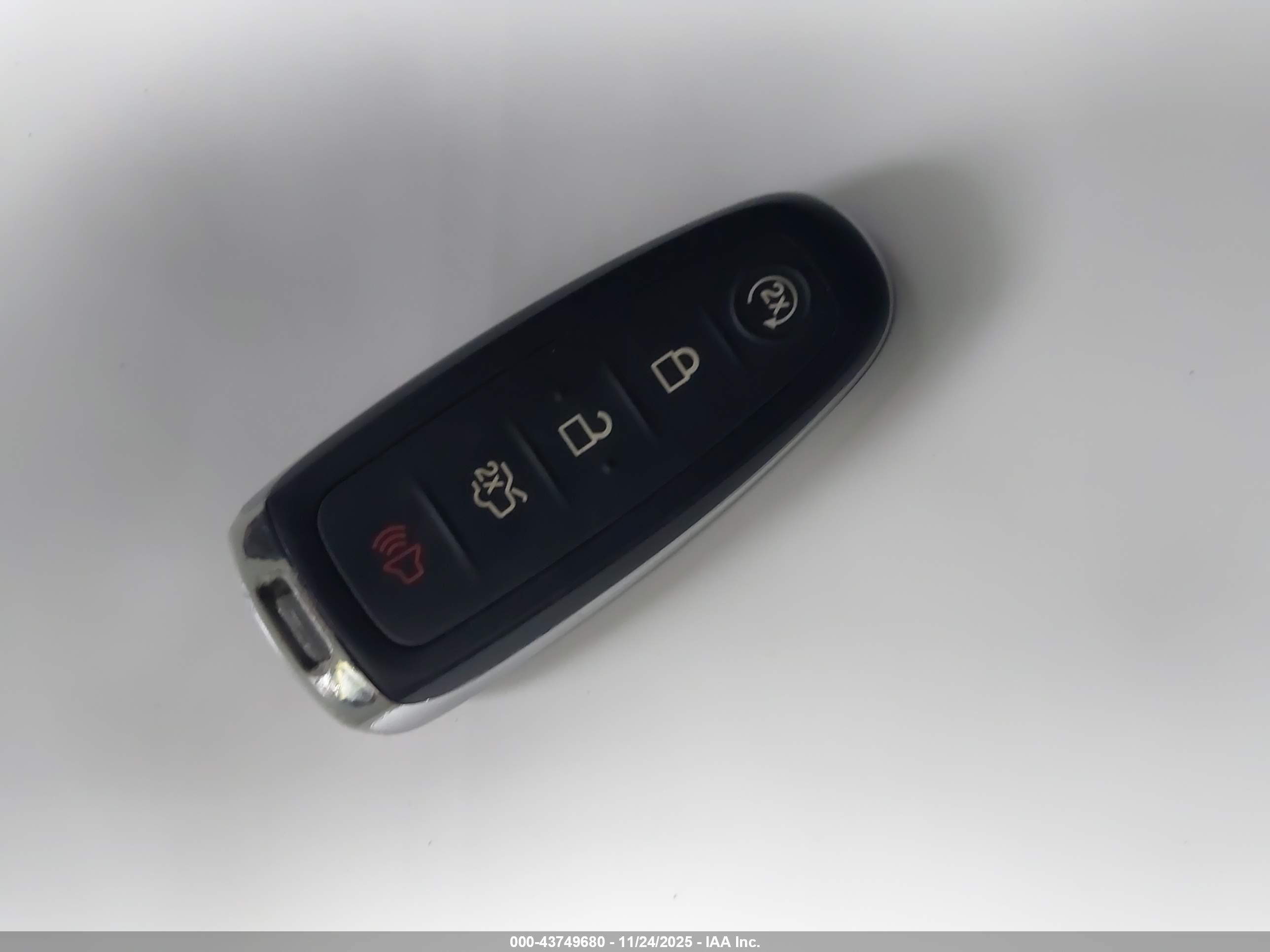 FORD ESCAPE image 11