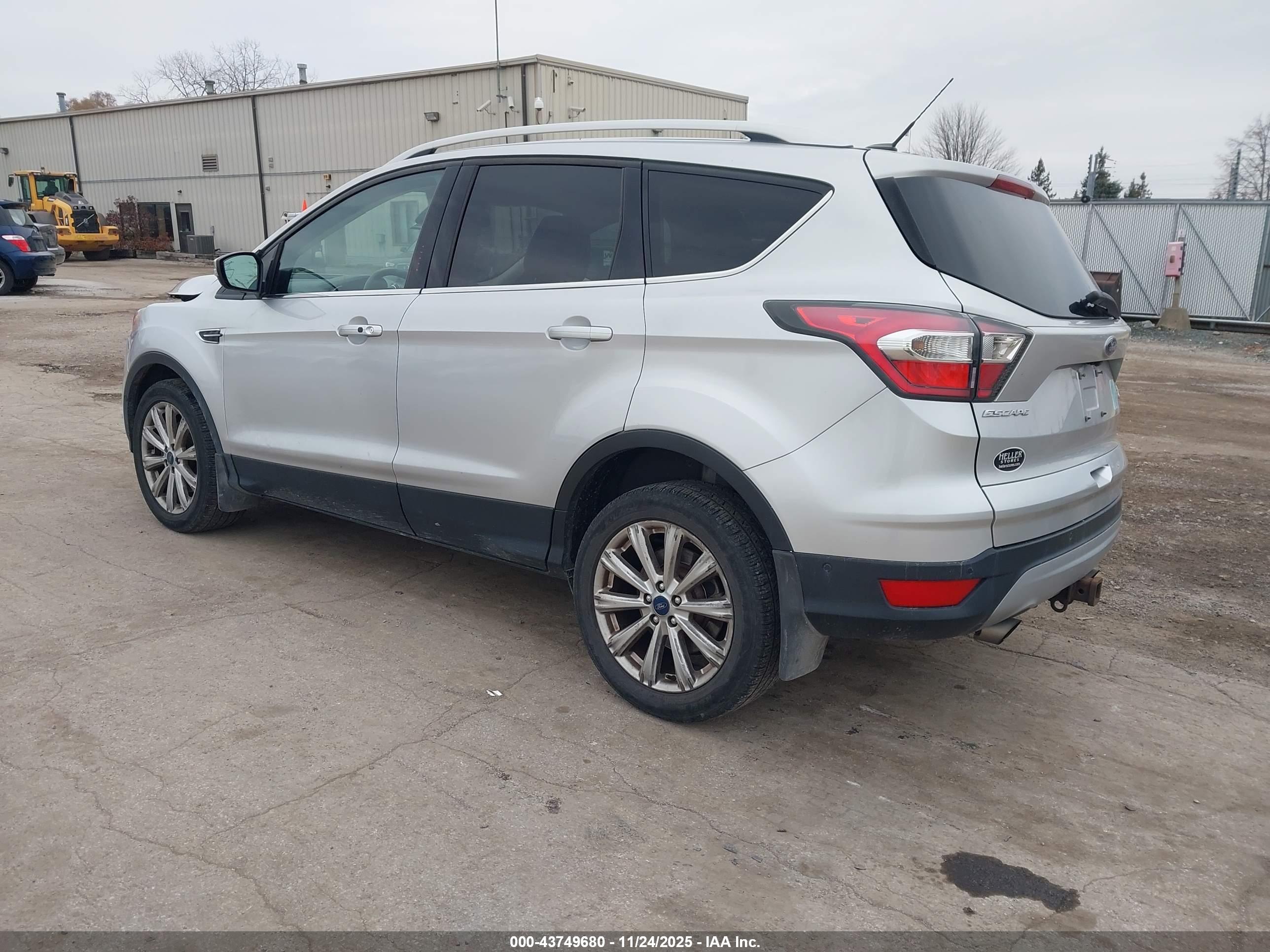 FORD ESCAPE image 3