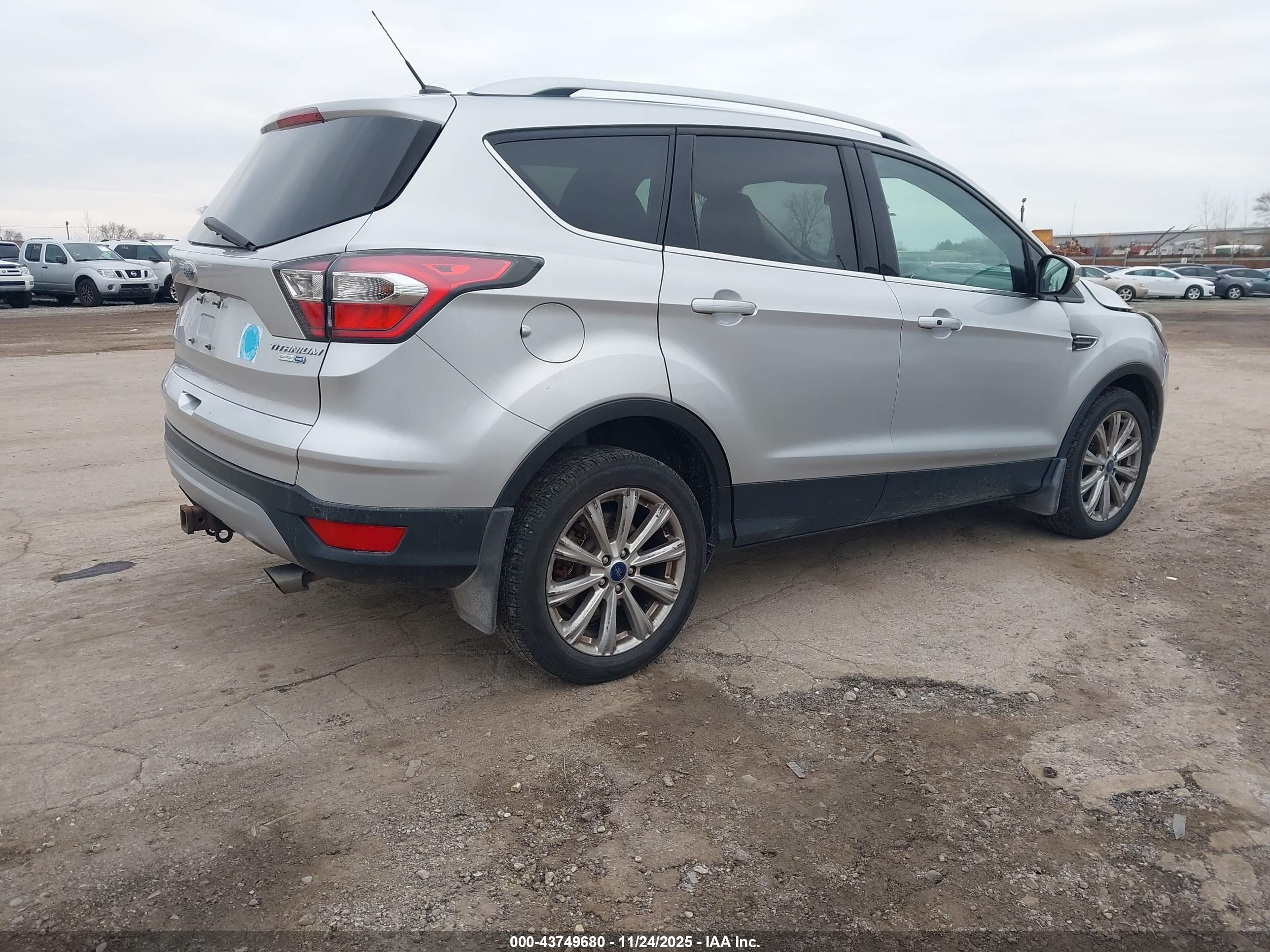 FORD ESCAPE image 4