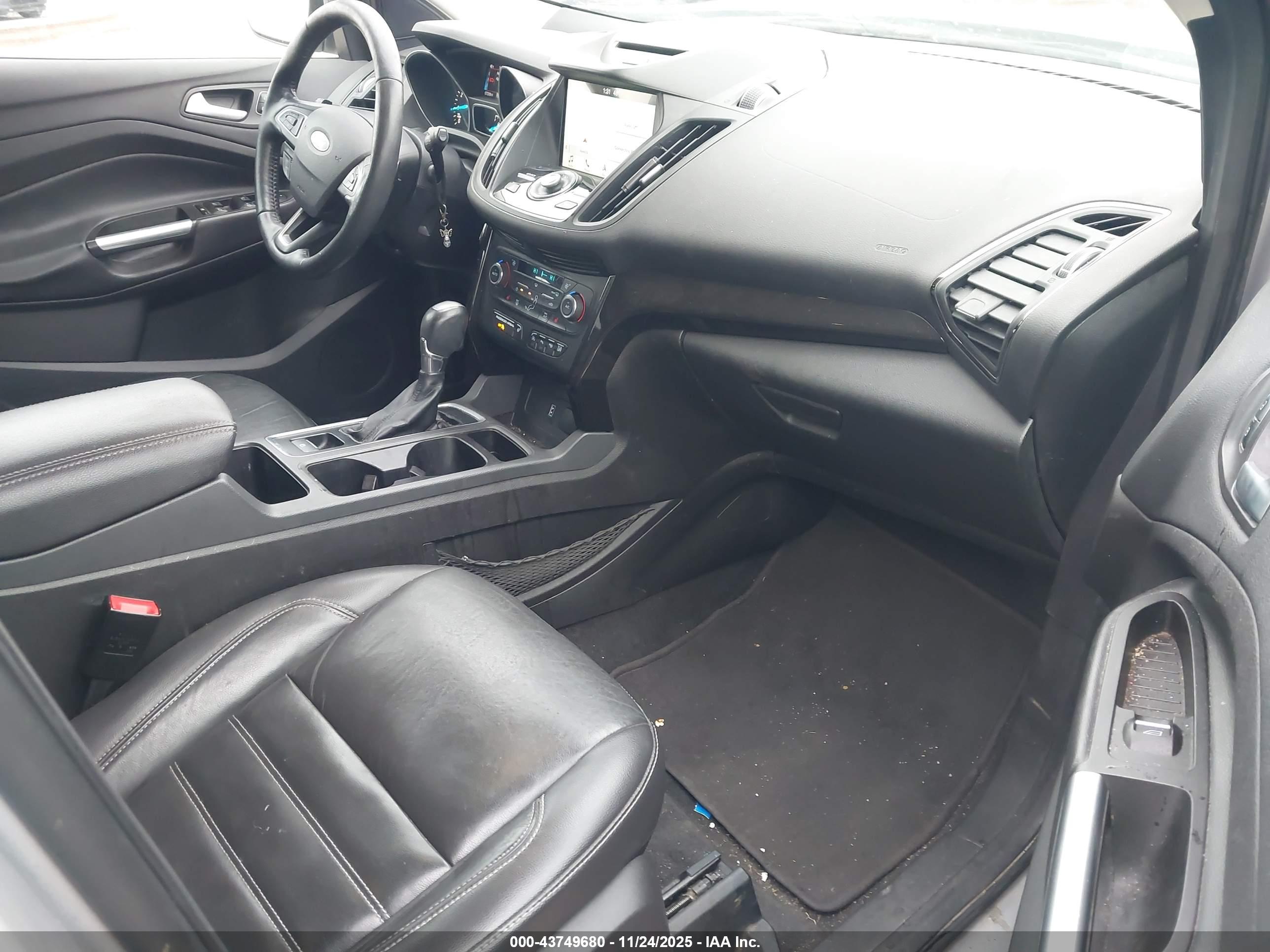 FORD ESCAPE image 5