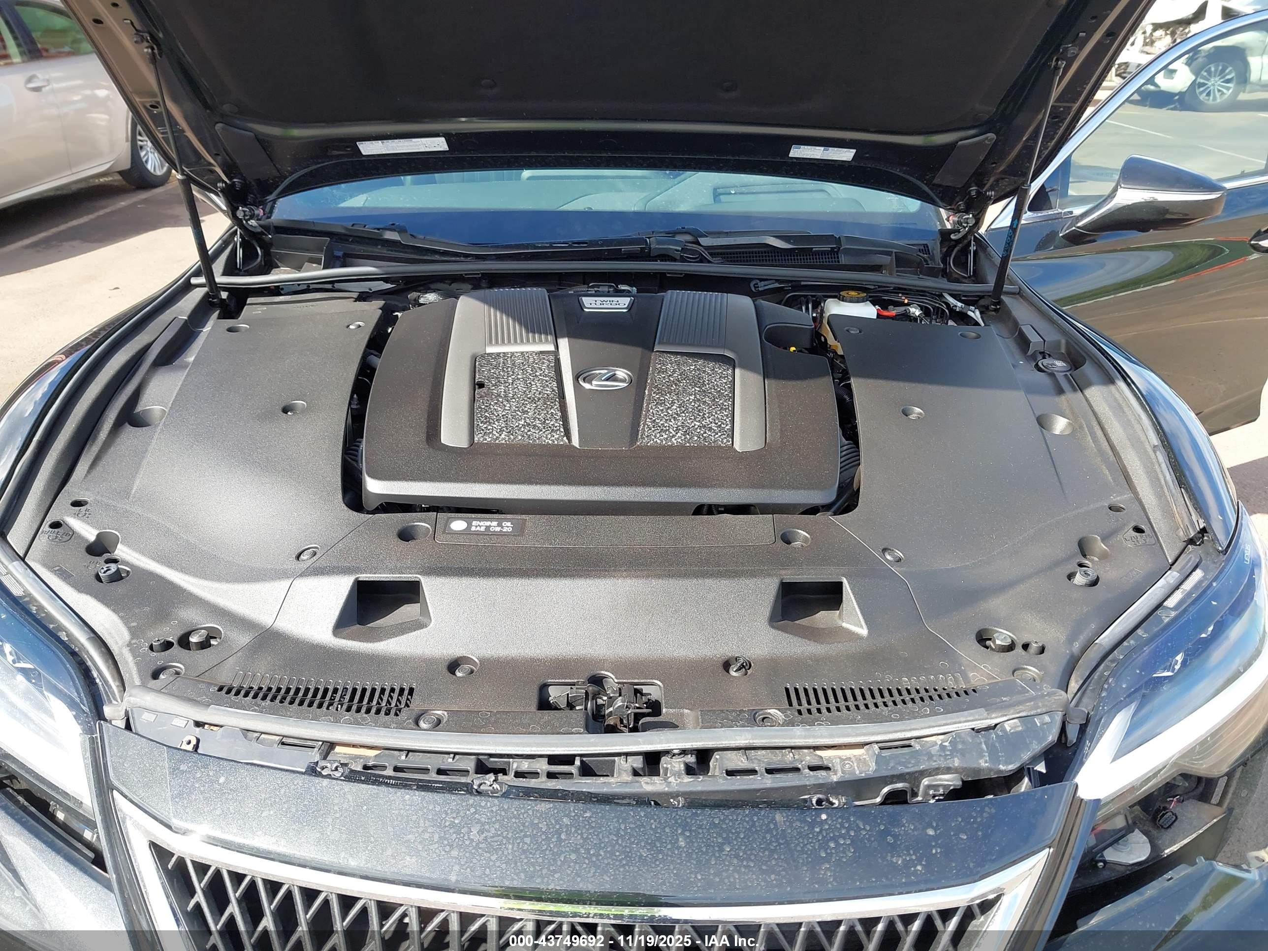 LEXUS LS image 10