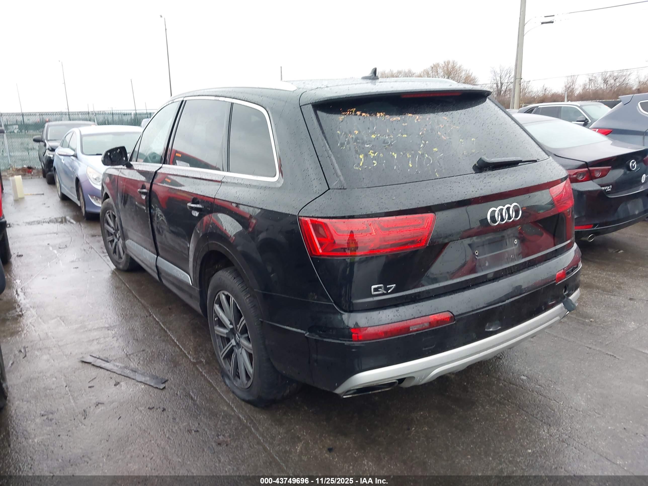 AUDI Q7 image 3