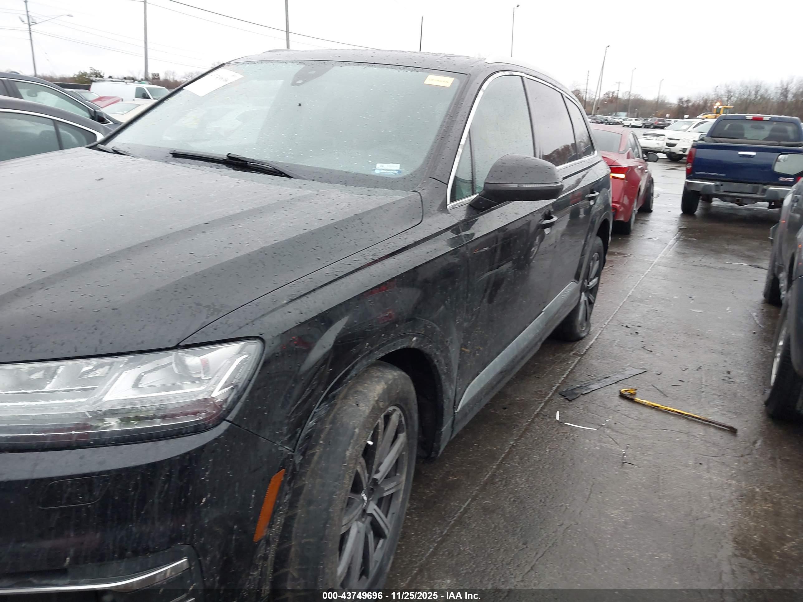 AUDI Q7 image 6