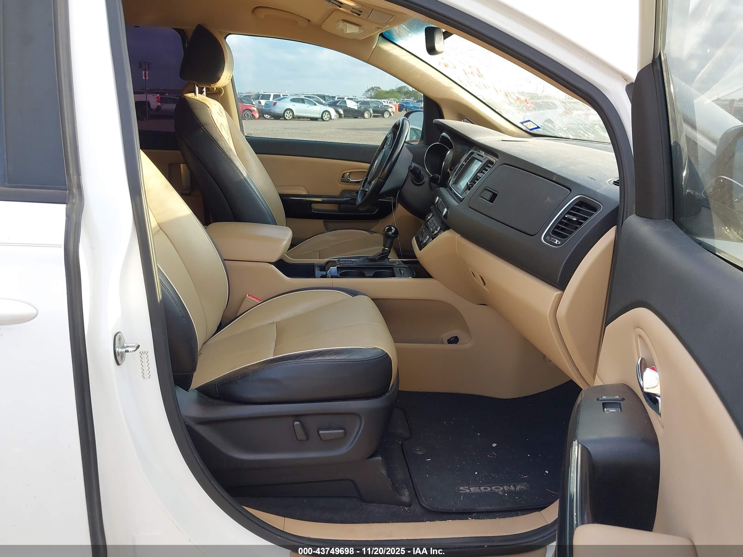 KIA SEDONA image 5