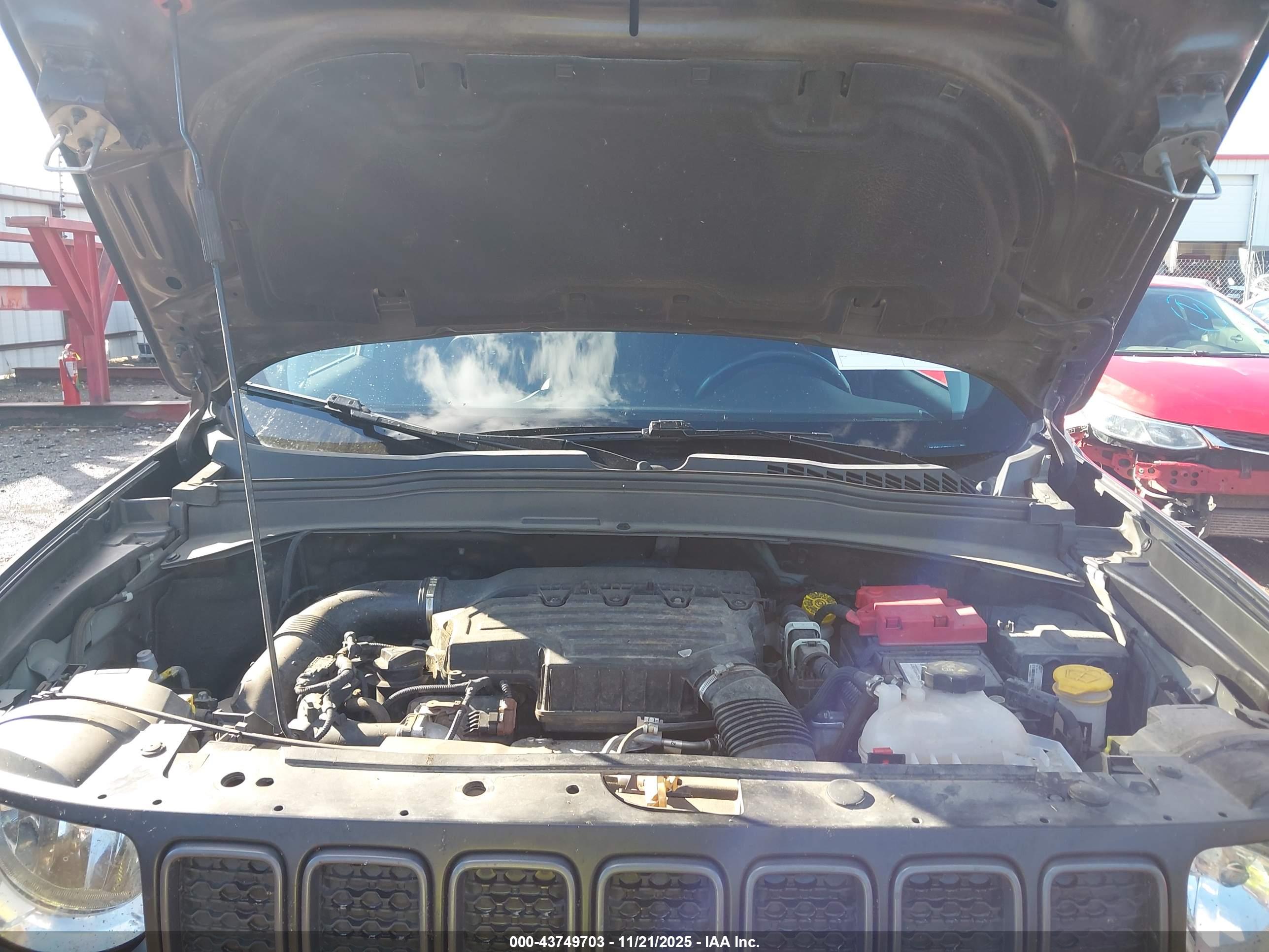 JEEP RENEGADE image 10