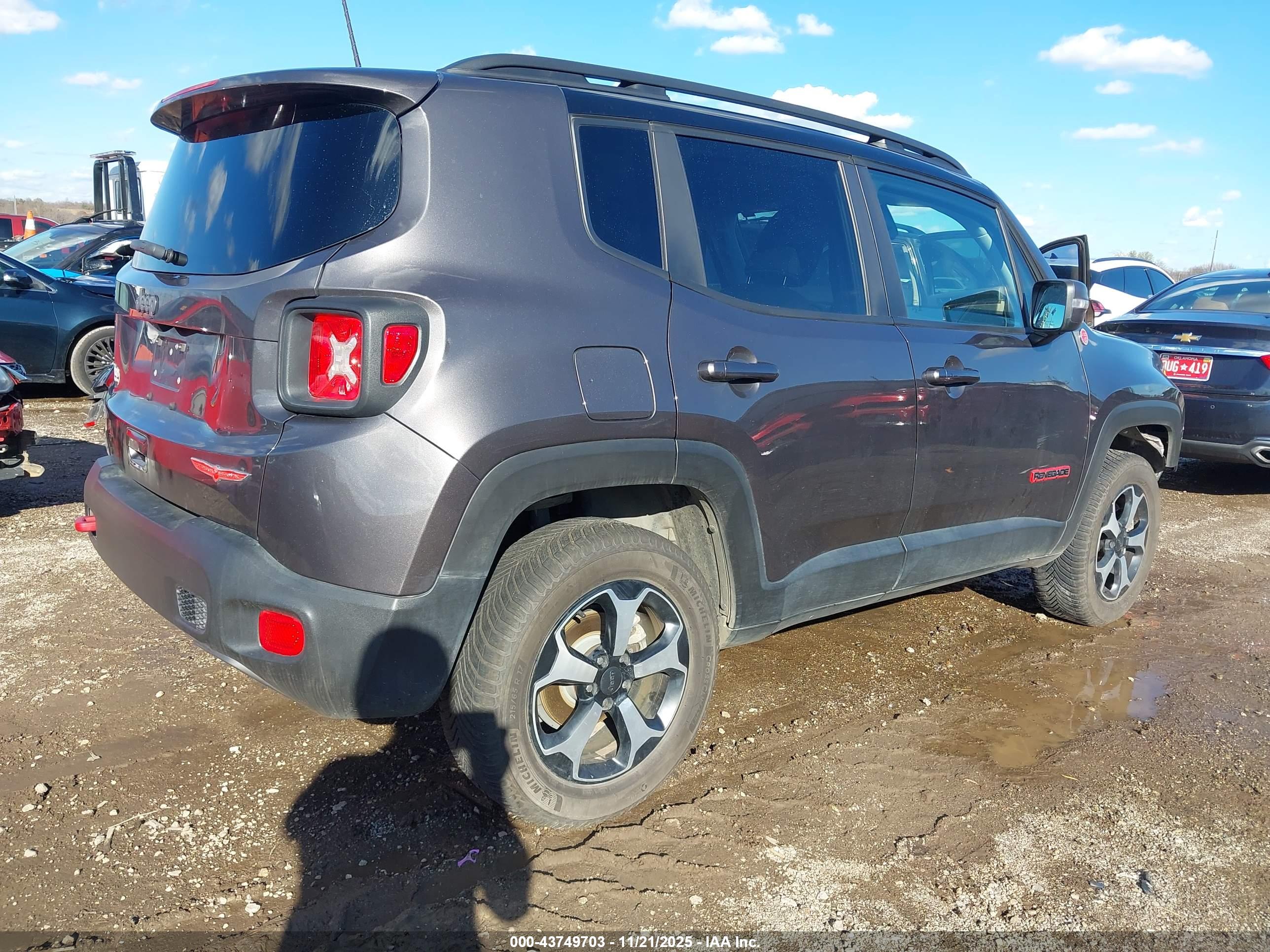 JEEP RENEGADE image 4