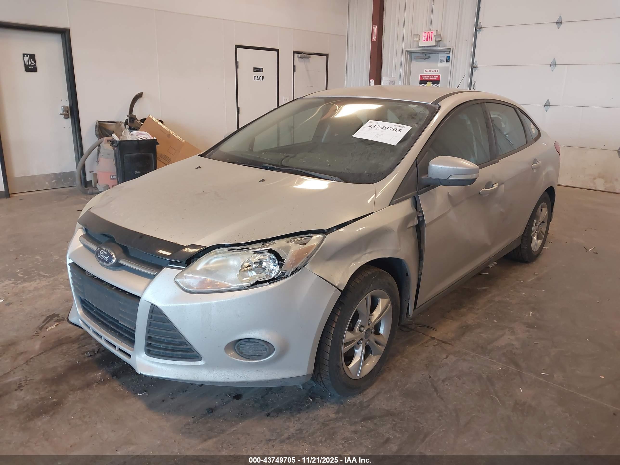 FORD FOCUS image 2