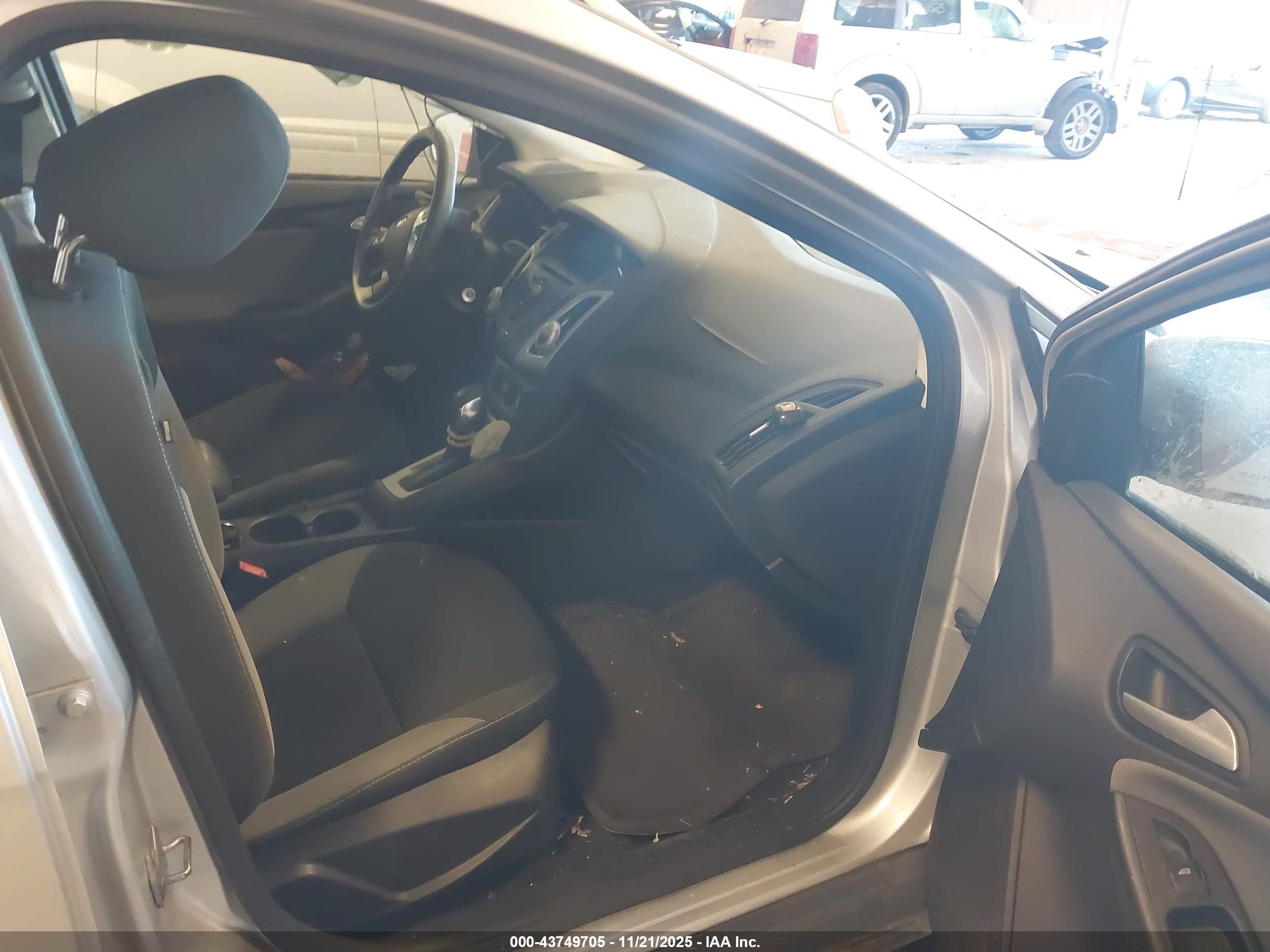 FORD FOCUS image 5