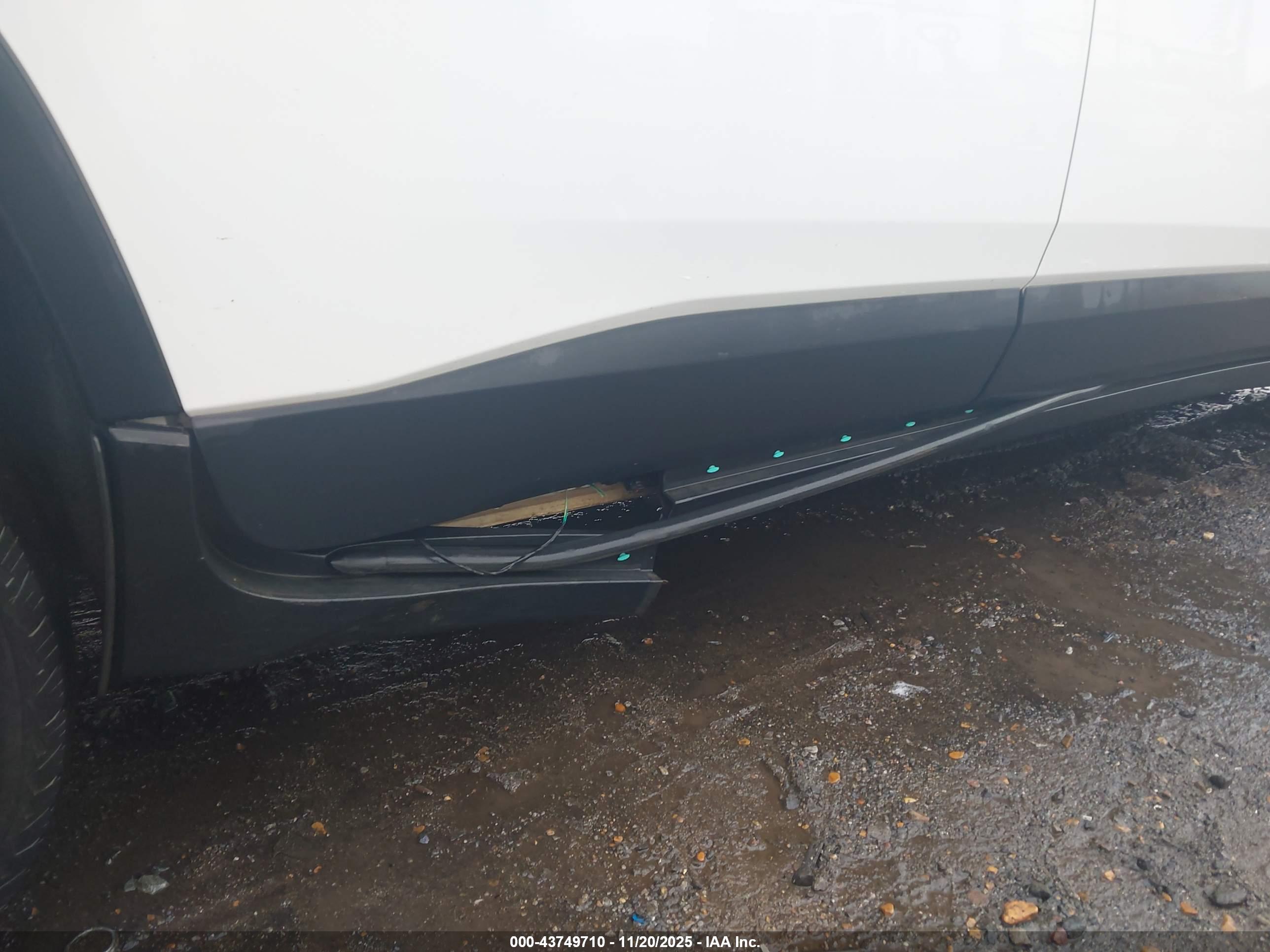 CHEVROLET TRAVERSE image 6