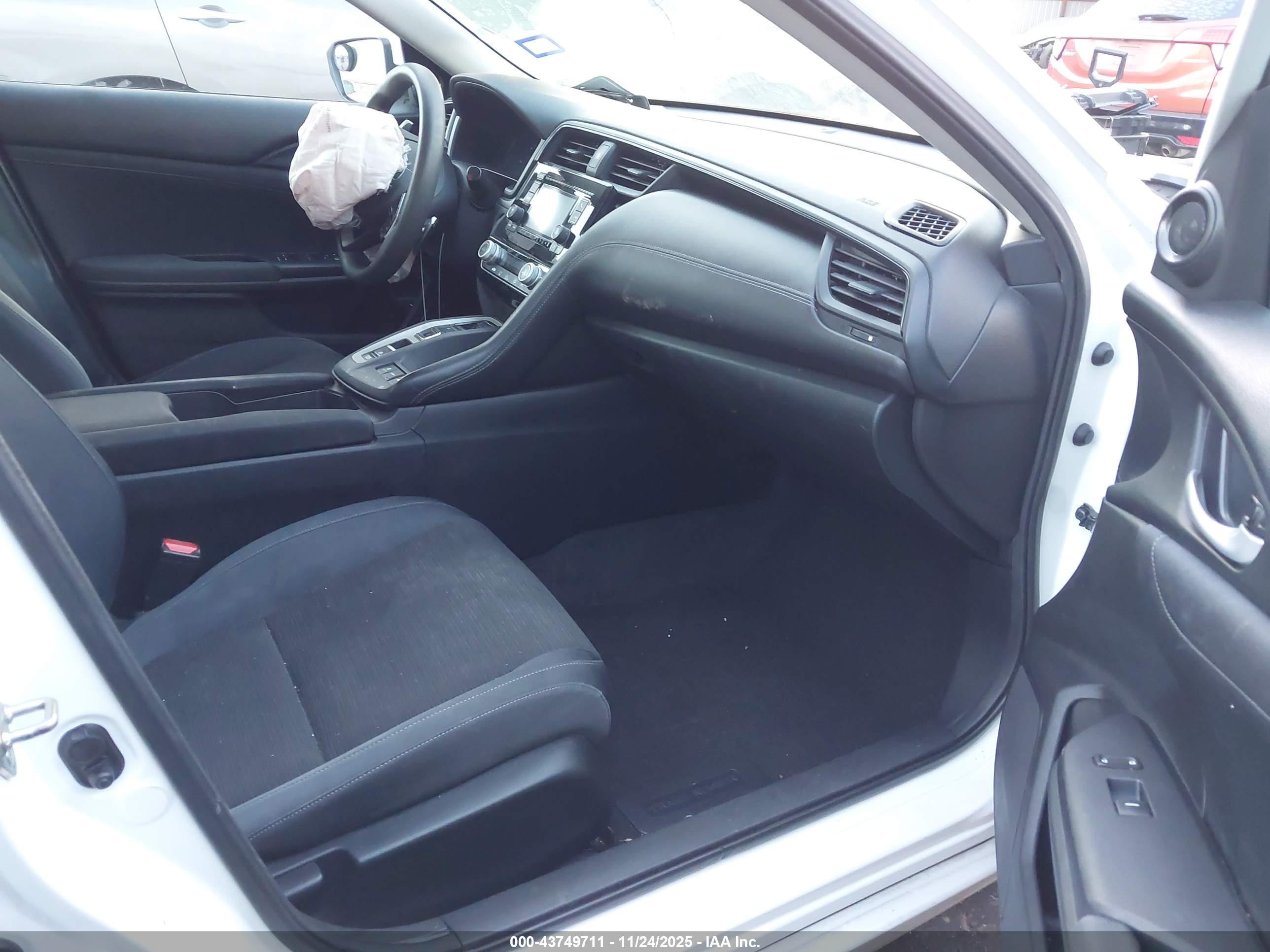 HONDA INSIGHT image 5